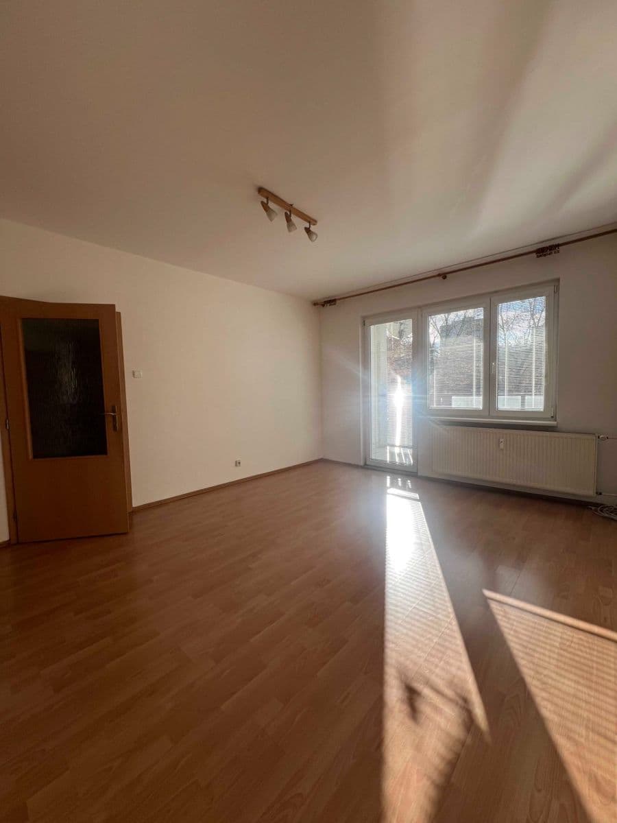 Predaj bytu 3-izbový 67 m², Centrum II., Dubnica nad Váhom, Trenčiansky kraj Predaj bytu 3-izbový 67 m², Centrum II., Dubnica nad Váhom, Trenčiansky kraj