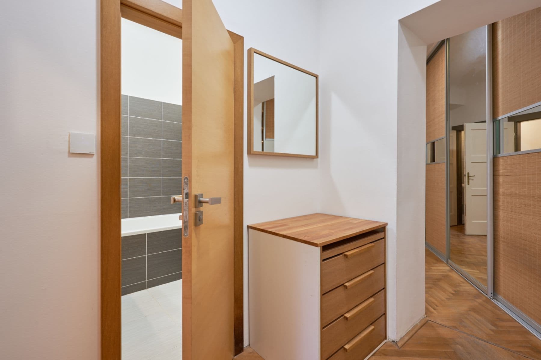 Prenájom bytu 3-izbový 81 m², Poděbradova, Brno, Jihomoravský kraj Prenájom bytu 3-izbový 81 m², Poděbradova, Brno, Jihomoravský kraj