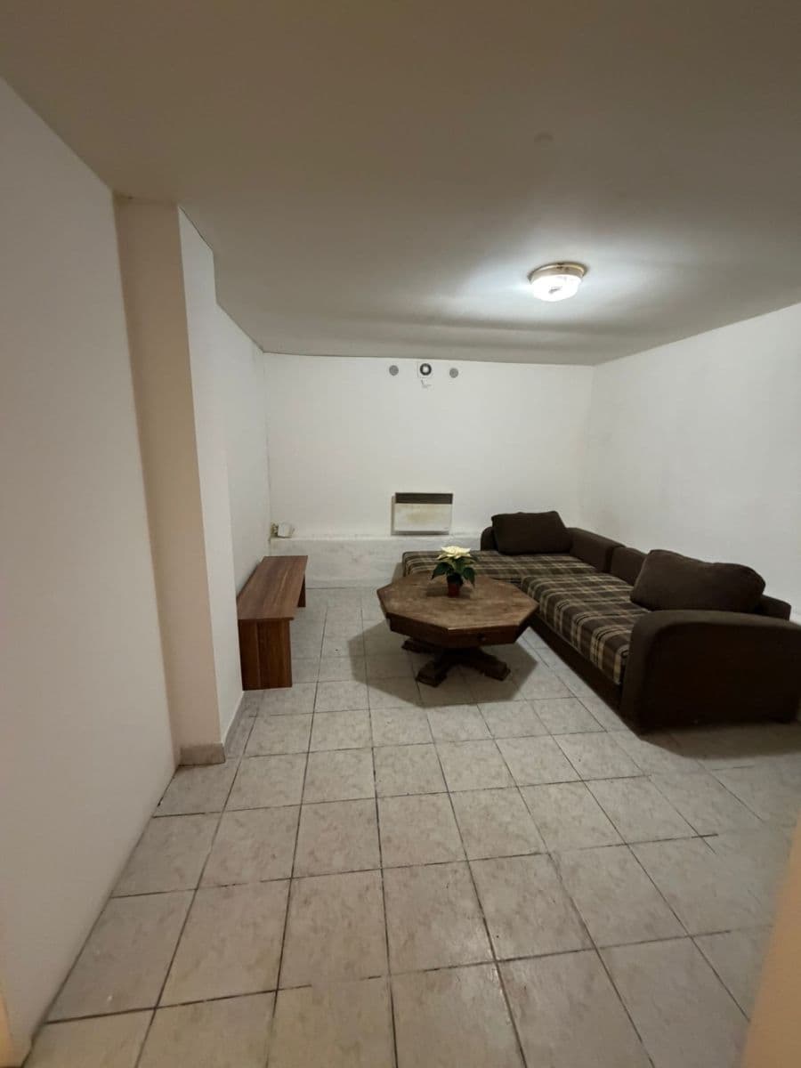 Prenájom bytu 3-izbový 80 m², Černická, Praha, Praha Prenájom bytu 3-izbový 80 m², Černická, Praha, Praha