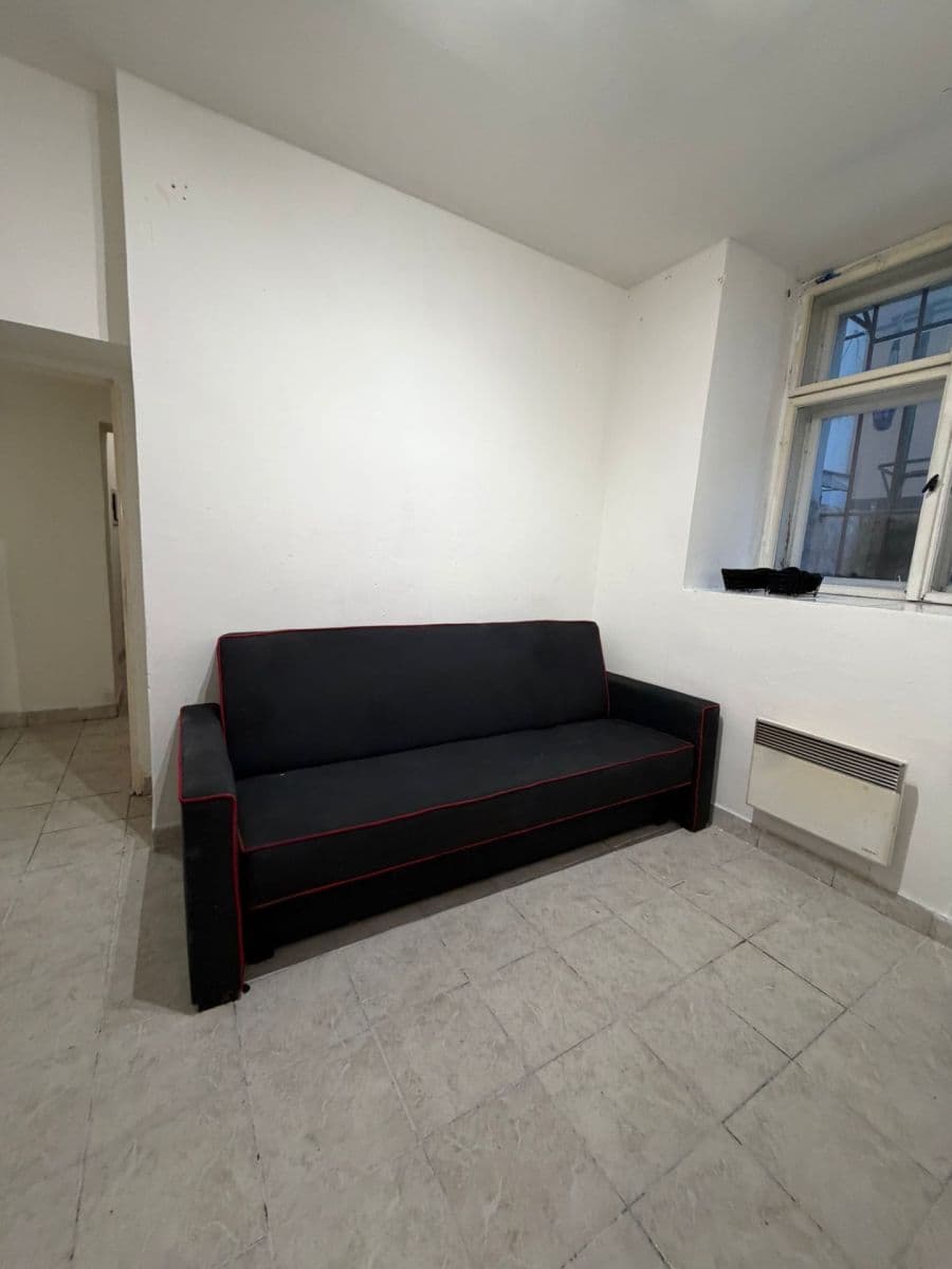 Prenájom bytu 3-izbový 80 m², Černická, Praha, Praha Prenájom bytu 3-izbový 80 m², Černická, Praha, Praha