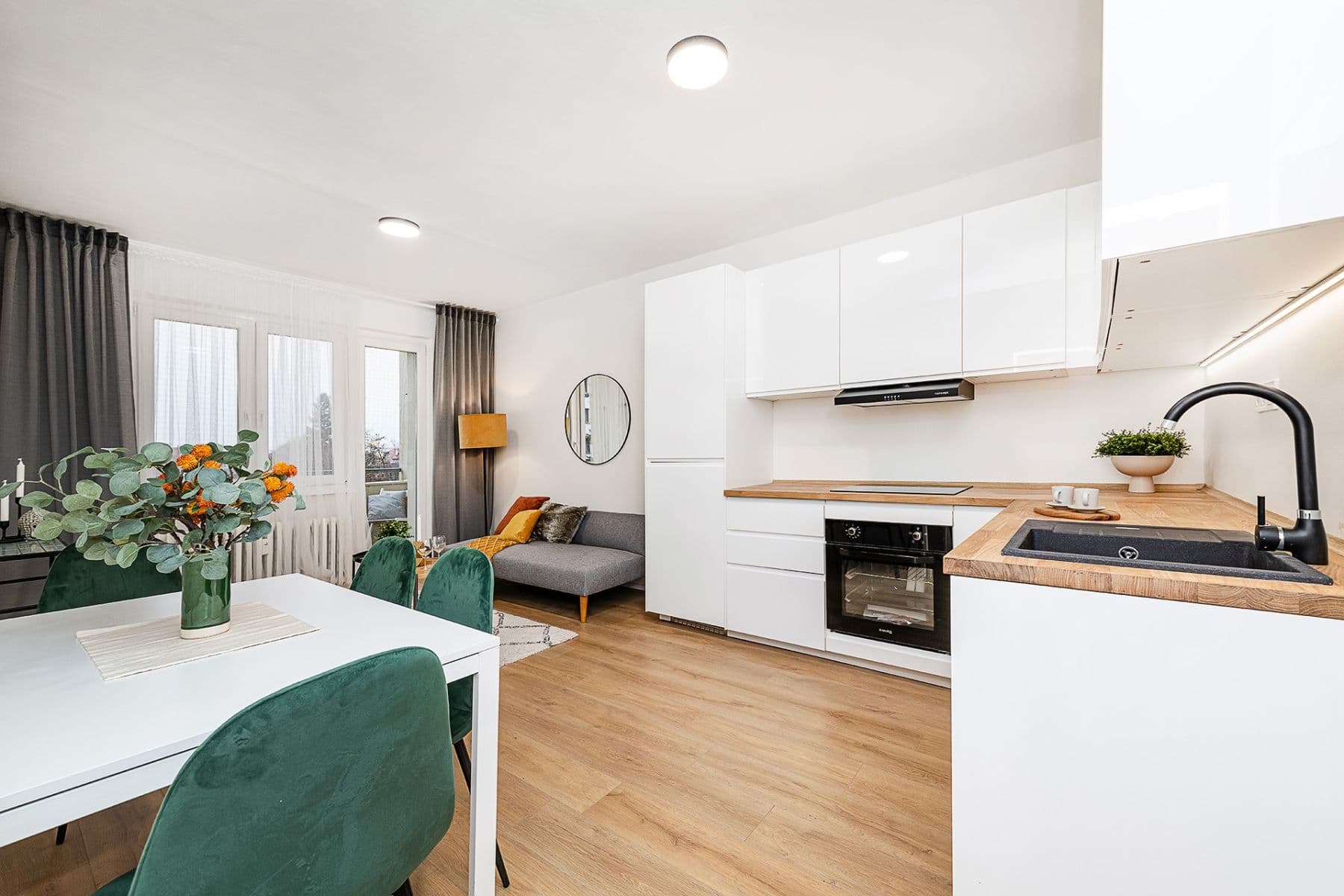 Predaj bytu 3-izbový 57 m², Hostýnská, Praha, Praha Predaj bytu 3-izbový 57 m², Hostýnská, Praha, Praha