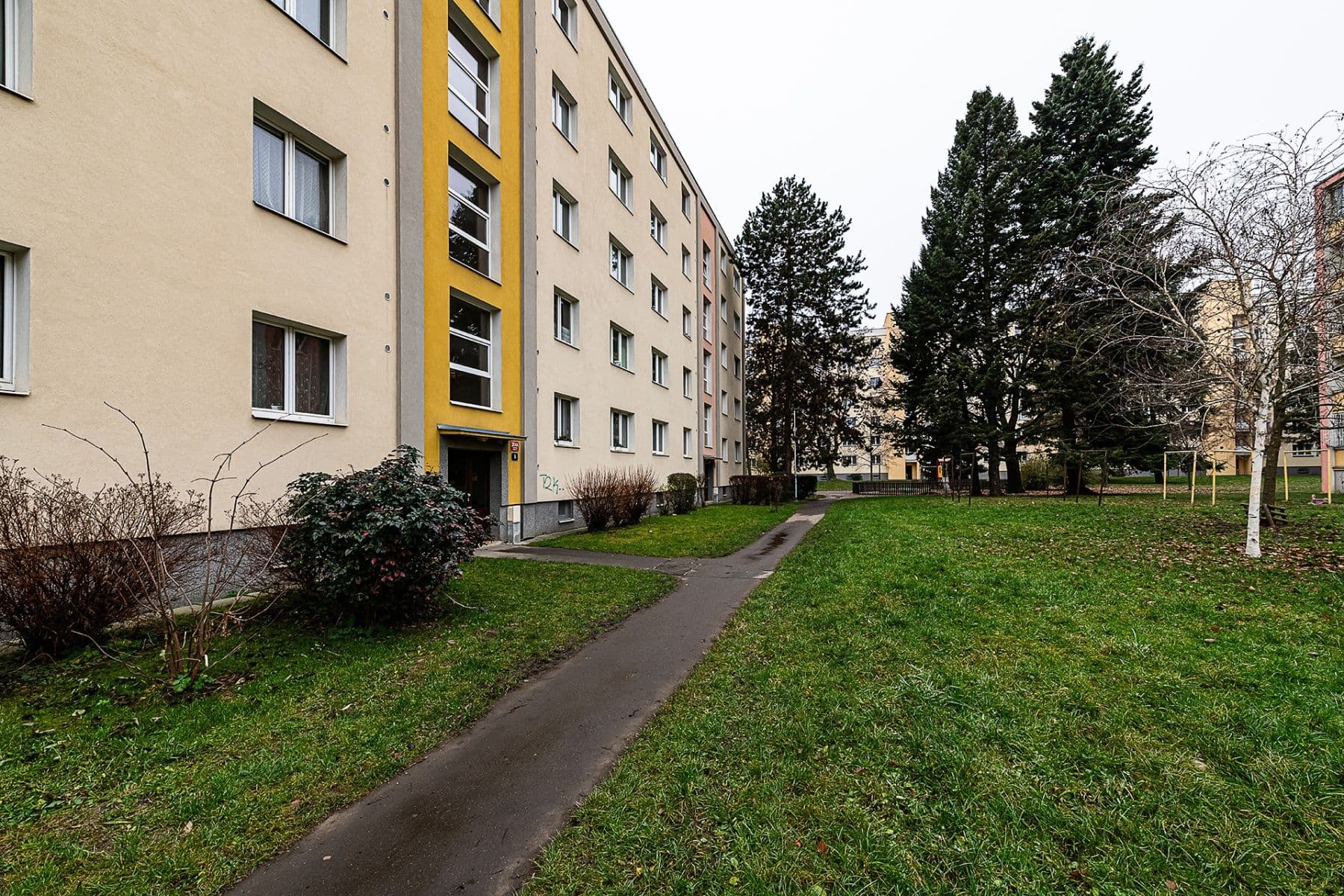 Predaj bytu 3-izbový 57 m², Hostýnská, Praha, Praha Predaj bytu 3-izbový 57 m², Hostýnská, Praha, Praha