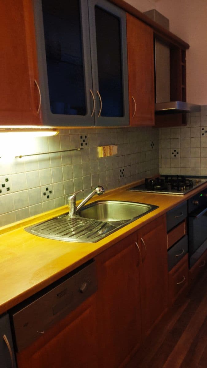 Prenájom bytu 2-izbový 57 m², Černá cesta, Olomouc, Olomoucký kraj Prenájom bytu 2-izbový 57 m², Černá cesta, Olomouc, Olomoucký kraj