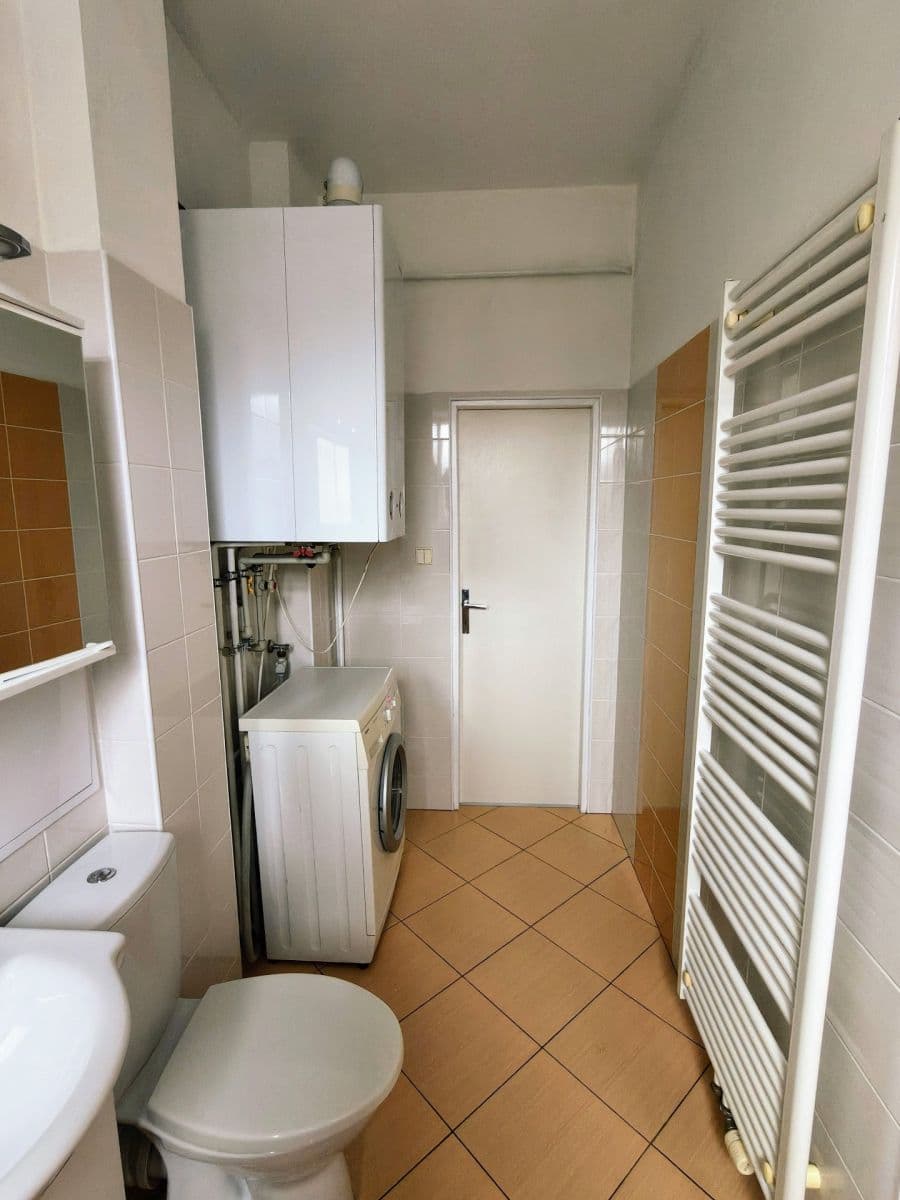 Prenájom bytu 1-izbový 38 m², Čechova, Benešov, Středočeský kraj Prenájom bytu 1-izbový 38 m², Čechova, Benešov, Středočeský kraj