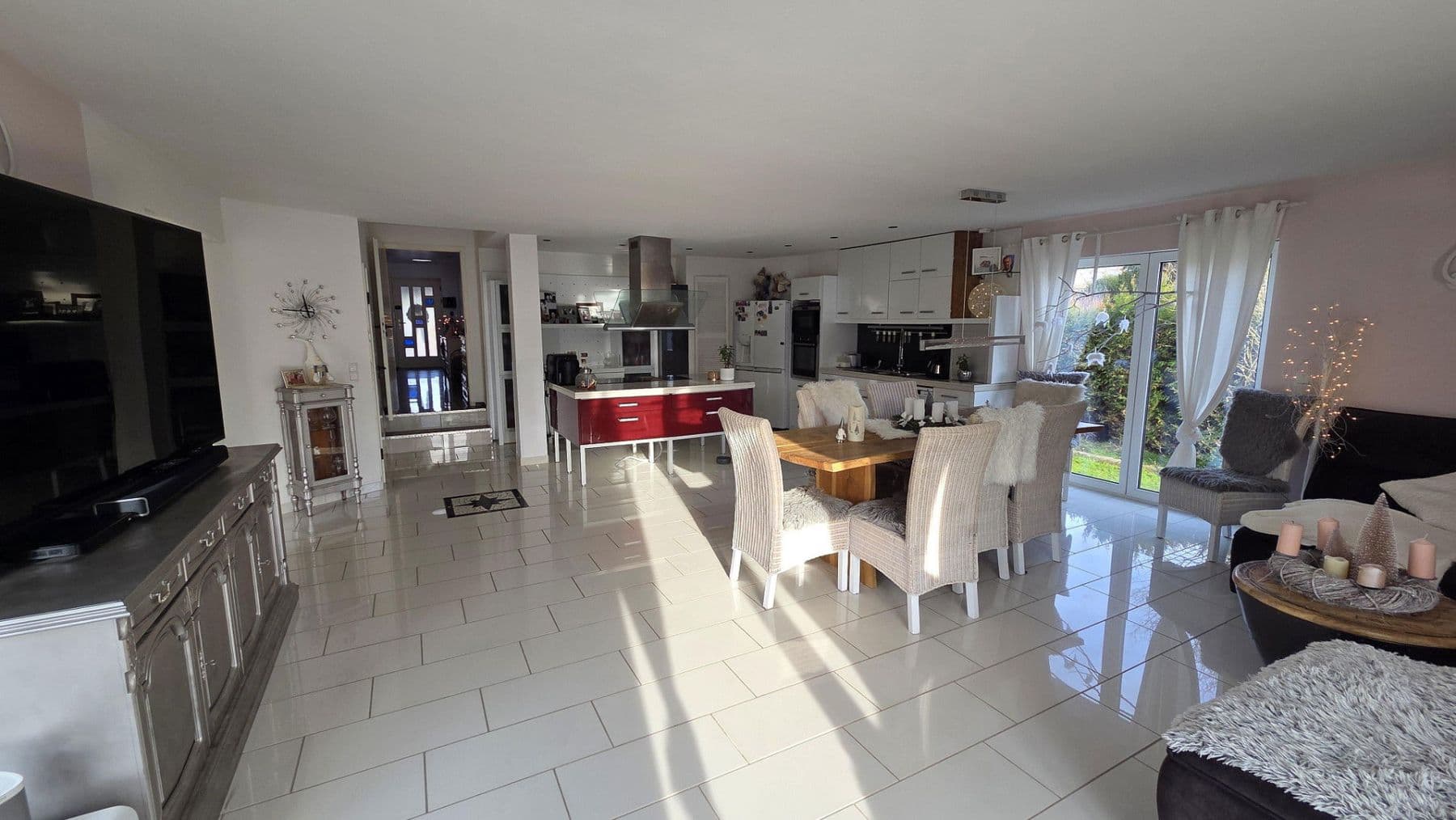 Predaj domu 167 m², pozemek 702 m², Wedemark, Dolné Sasko Predaj domu 167 m², pozemek 702 m², Wedemark, Dolné Sasko