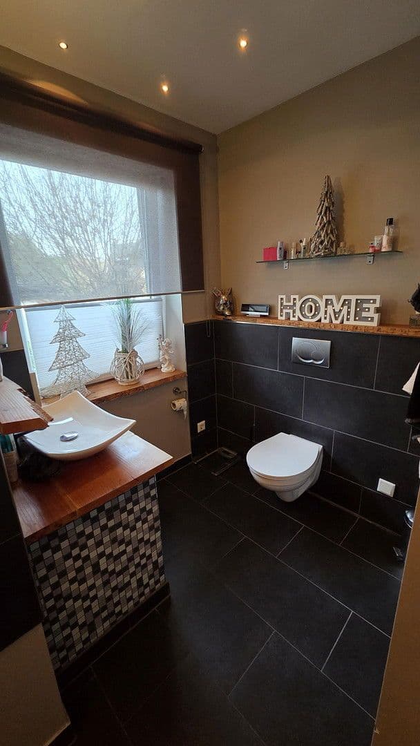 Predaj domu 167 m², pozemek 702 m², Wedemark, Dolné Sasko Predaj domu 167 m², pozemek 702 m², Wedemark, Dolné Sasko