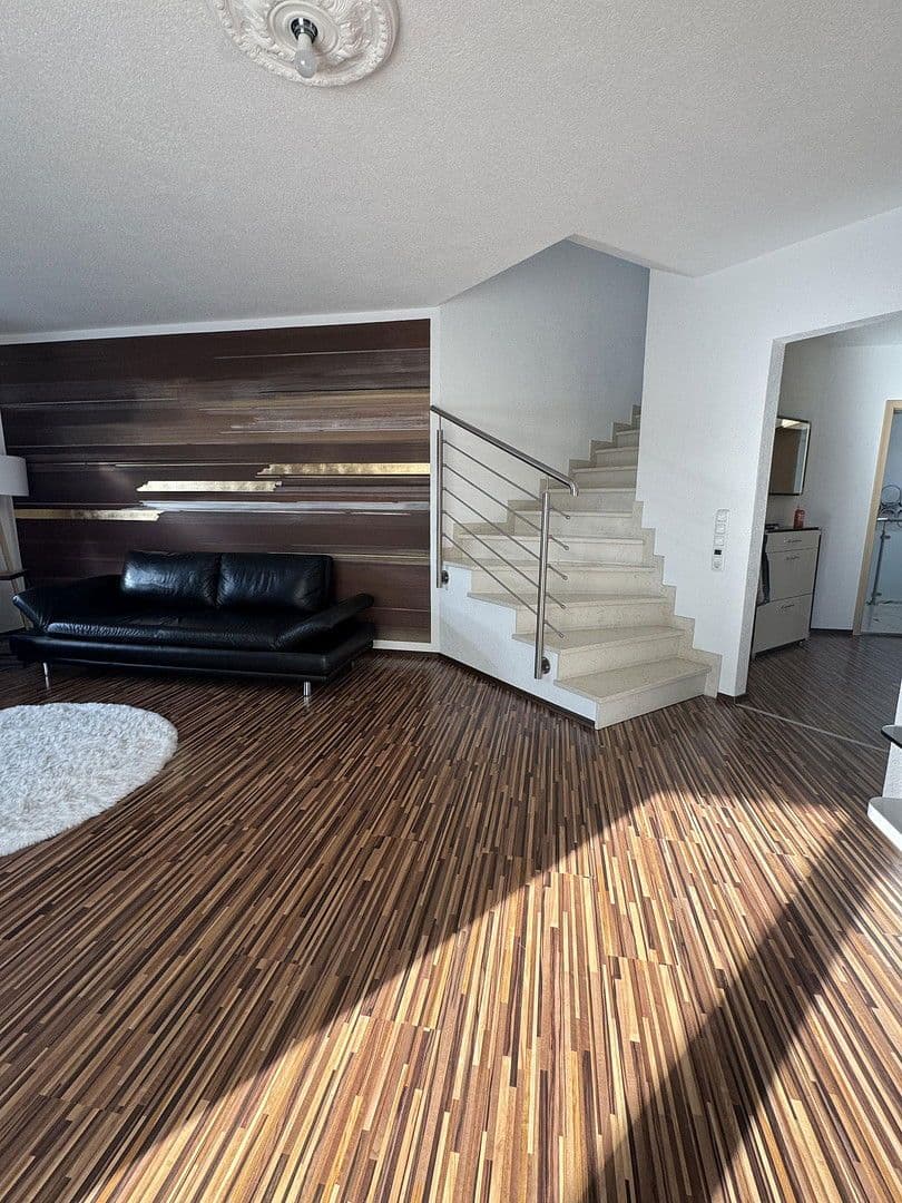 Predaj domu 275 m², pozemek 644 m², Dillingen an der Donau, Bavorsko Predaj domu 275 m², pozemek 644 m², Dillingen an der Donau, Bavorsko