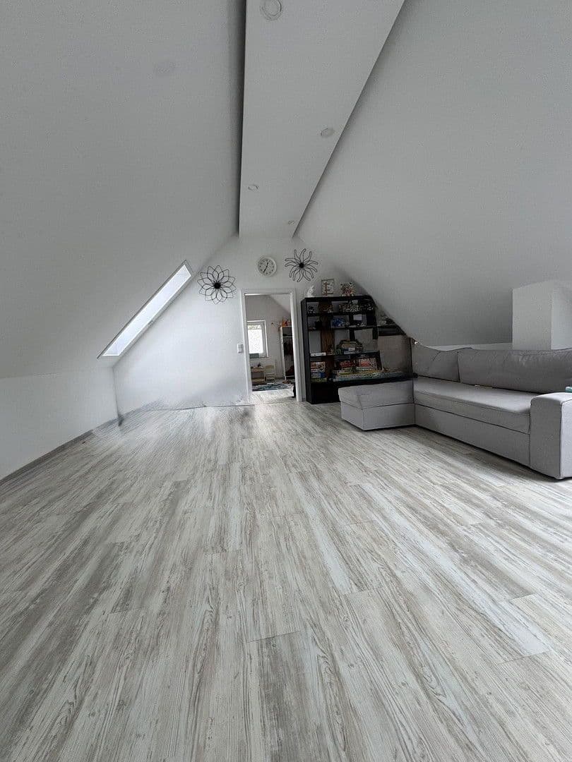 Predaj domu 275 m², pozemek 644 m², Dillingen an der Donau, Bavorsko Predaj domu 275 m², pozemek 644 m², Dillingen an der Donau, Bavorsko