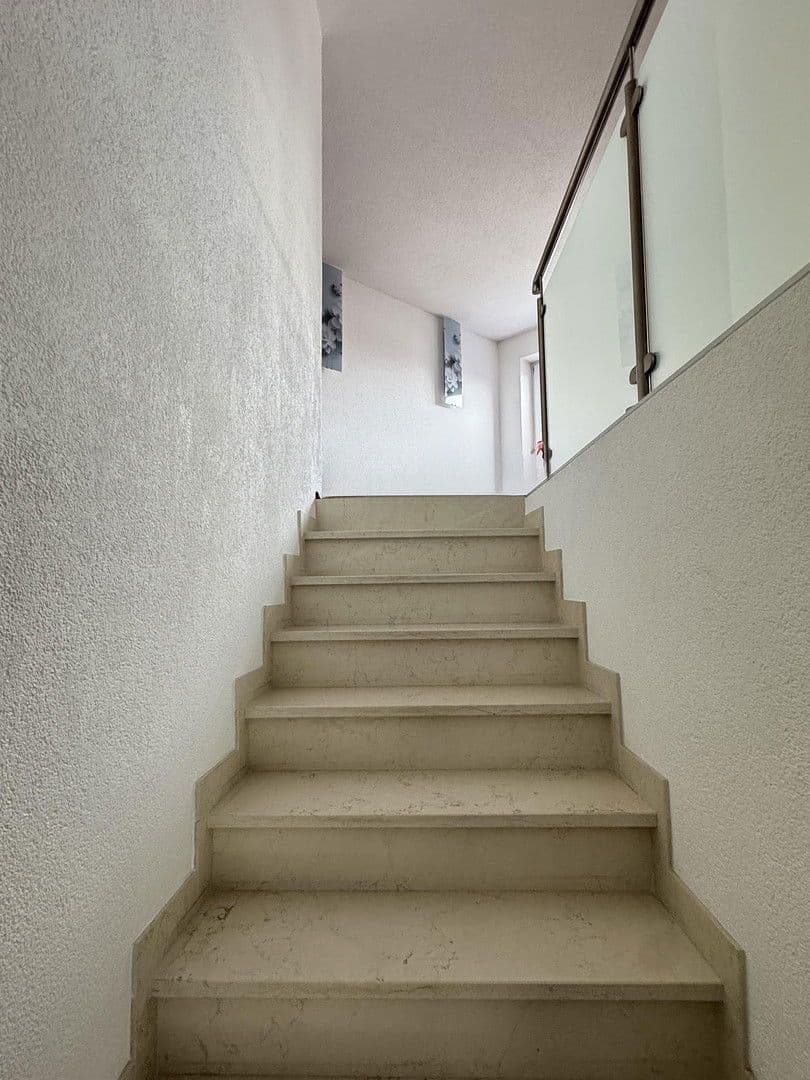 Predaj domu 275 m², pozemek 644 m², Dillingen an der Donau, Bavorsko Predaj domu 275 m², pozemek 644 m², Dillingen an der Donau, Bavorsko