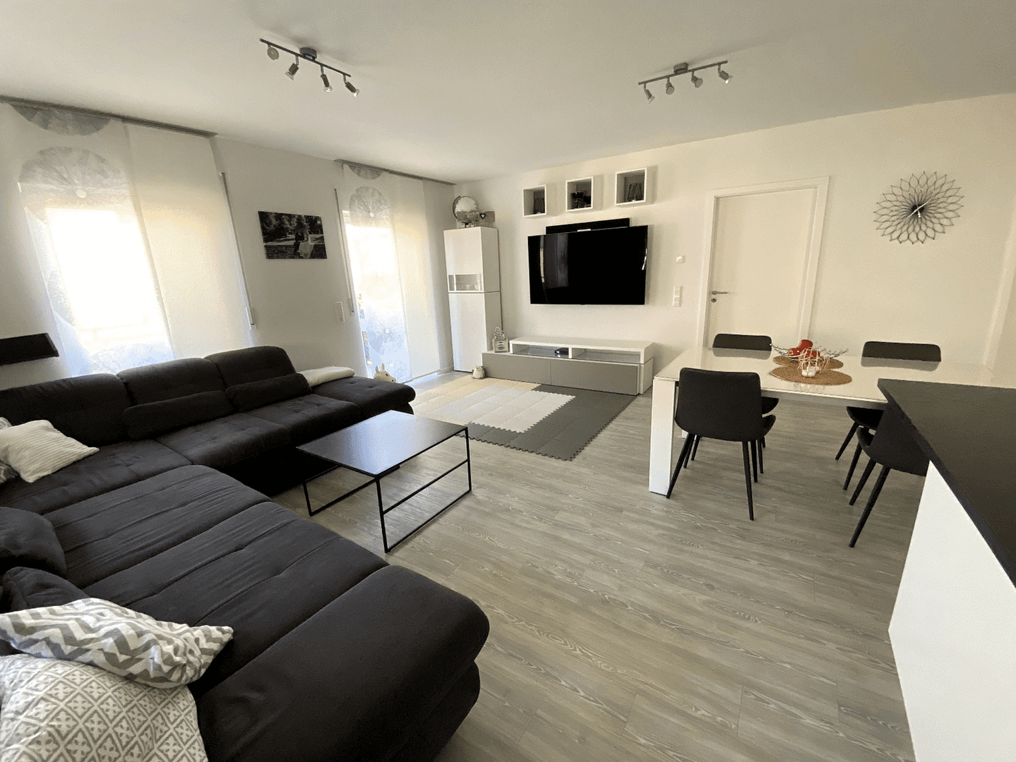 Predaj bytu 4-izbový 118 m², Eningen unter Achalm, Bádensko-Wurttembersko Predaj bytu 4-izbový 118 m², Eningen unter Achalm, Bádensko-Wurttembersko