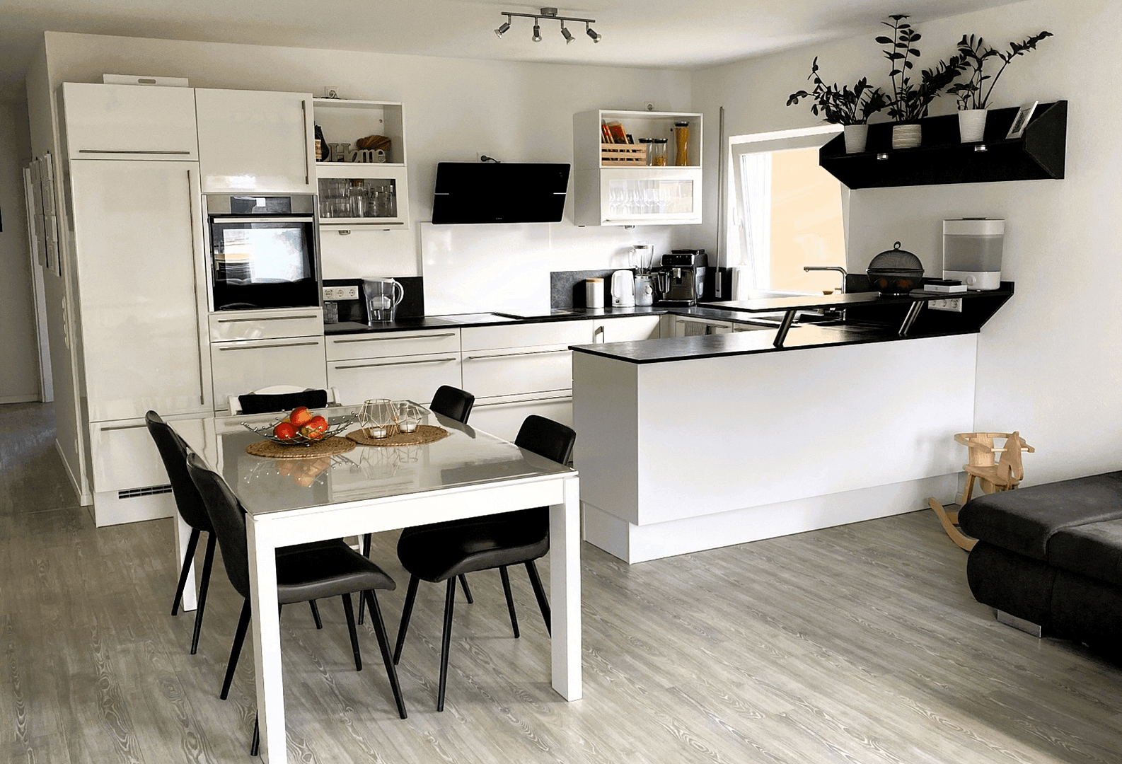 Predaj bytu 4-izbový 118 m², Eningen unter Achalm, Bádensko-Wurttembersko Predaj bytu 4-izbový 118 m², Eningen unter Achalm, Bádensko-Wurttembersko