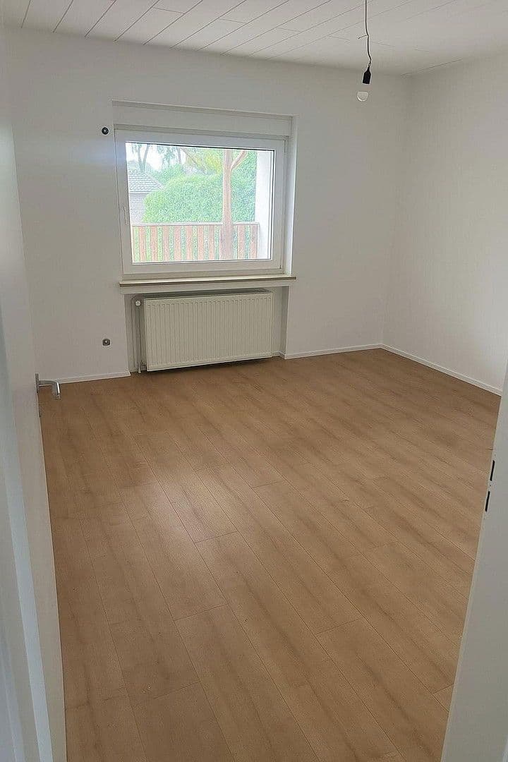 Prenájom domu 180 m², pozemek 800 m², Rodewald, Dolné Sasko Prenájom domu 180 m², pozemek 800 m², Rodewald, Dolné Sasko