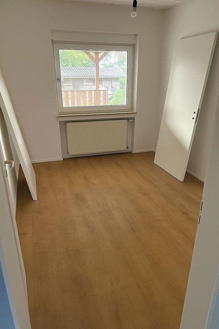 Prenájom domu 180 m², pozemek 800 m², Rodewald, Dolné Sasko Prenájom domu 180 m², pozemek 800 m², Rodewald, Dolné Sasko