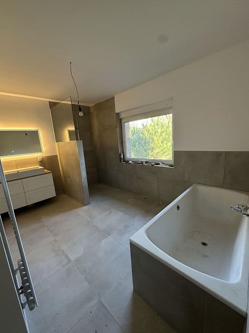 Prenájom domu 180 m², pozemek 800 m², Rodewald, Dolné Sasko Prenájom domu 180 m², pozemek 800 m², Rodewald, Dolné Sasko