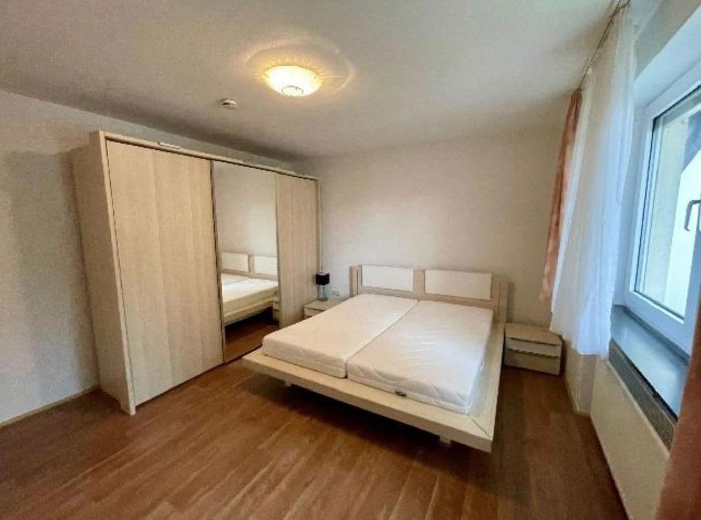 Predaj domu 1.109 m², pozemek 2.337 m², Herzogenaurach, Bavorsko Predaj domu 1.109 m², pozemek 2.337 m², Herzogenaurach, Bavorsko