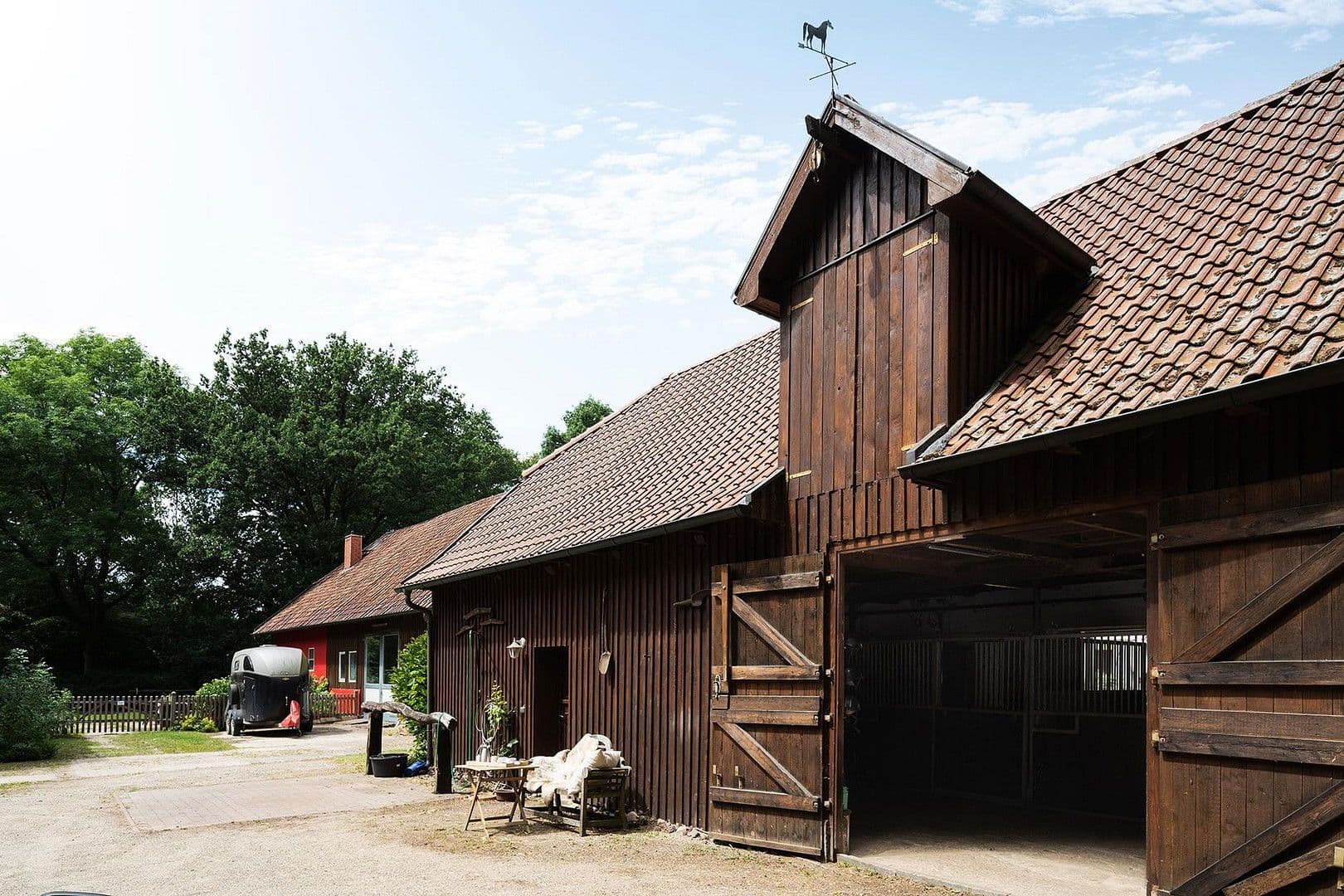 Predaj domu 500 m², pozemek 6.275 m², Lauenbrücker Straße 5, Schneverdingen, Dolné Sasko Predaj domu 500 m², pozemek 6.275 m², Lauenbrücker Straße 5, Schneverdingen, Dolné Sasko