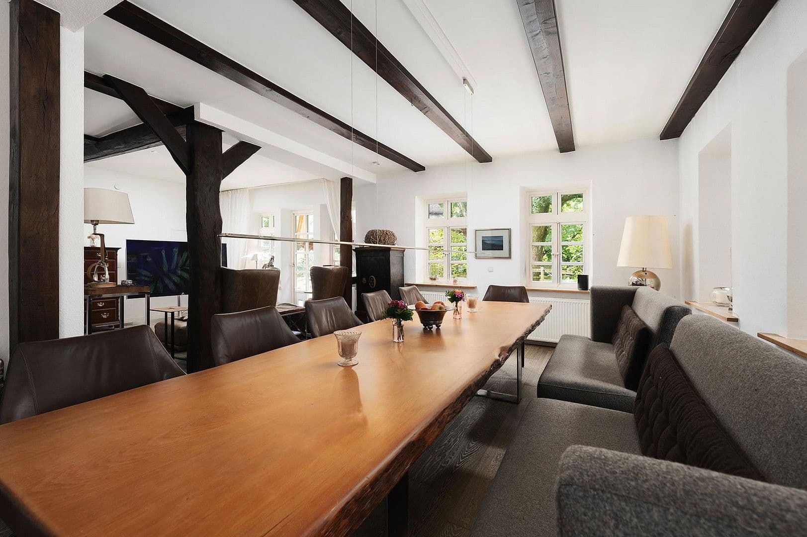 Predaj domu 500 m², pozemek 6.275 m², Lauenbrücker Straße 5, Schneverdingen, Dolné Sasko Predaj domu 500 m², pozemek 6.275 m², Lauenbrücker Straße 5, Schneverdingen, Dolné Sasko