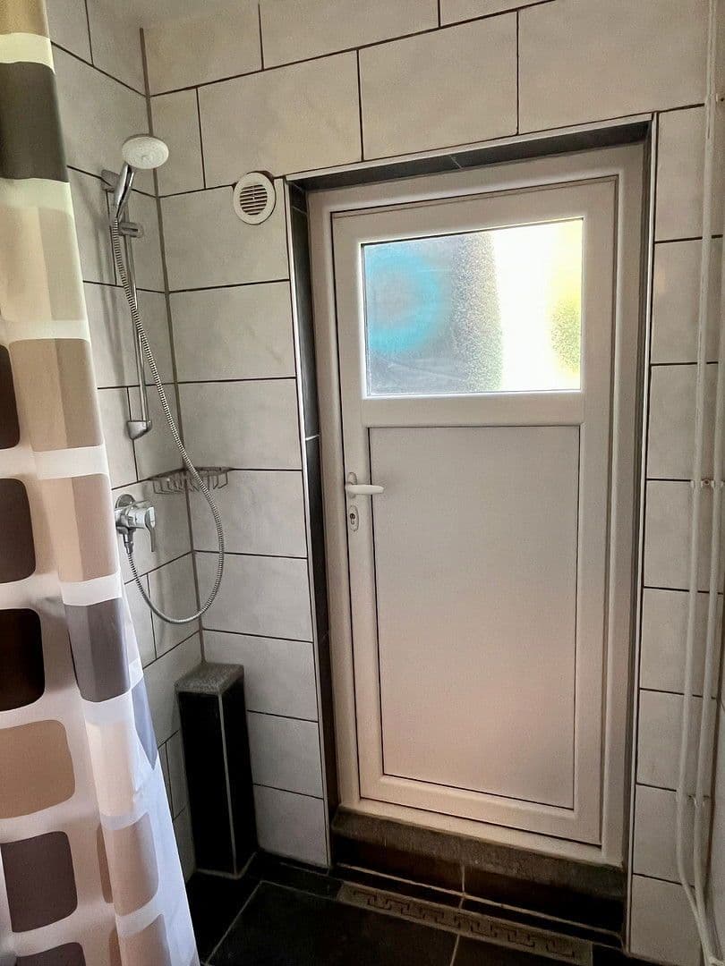 Prenájom bytu 1-izbový 25 m², Frankfurt, Hesensko Prenájom bytu 1-izbový 25 m², Frankfurt, Hesensko