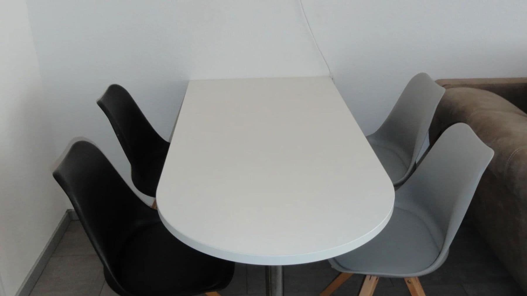 Prenájom bytu 2-izbový 50 m², Frankfurt am Main, Hesensko Prenájom bytu 2-izbový 50 m², Frankfurt am Main, Hesensko