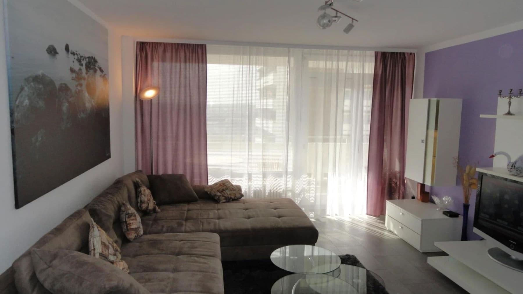 Prenájom bytu 2-izbový 50 m², Frankfurt am Main, Hesensko Prenájom bytu 2-izbový 50 m², Frankfurt am Main, Hesensko