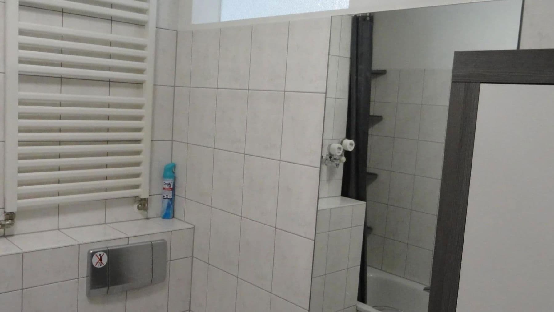 Prenájom bytu 2-izbový 50 m², Frankfurt am Main, Hesensko Prenájom bytu 2-izbový 50 m², Frankfurt am Main, Hesensko