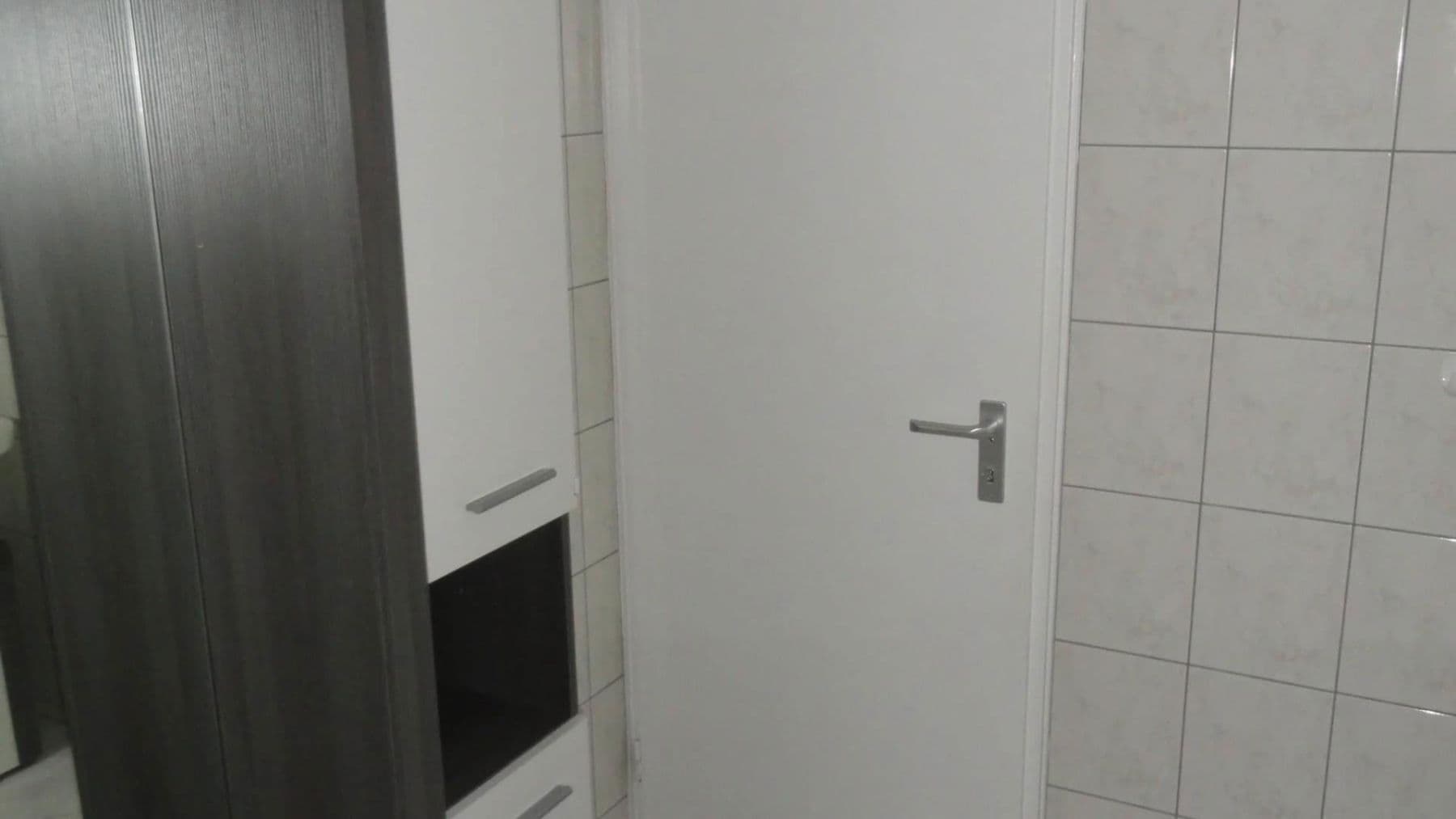 Prenájom bytu 2-izbový 50 m², Frankfurt am Main, Hesensko Prenájom bytu 2-izbový 50 m², Frankfurt am Main, Hesensko