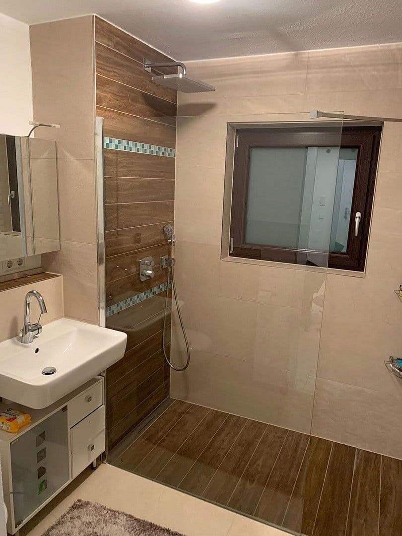 Prenájom bytu 3-izbový 98 m², Leonberg, Bádensko-Wurttembersko Prenájom bytu 3-izbový 98 m², Leonberg, Bádensko-Wurttembersko