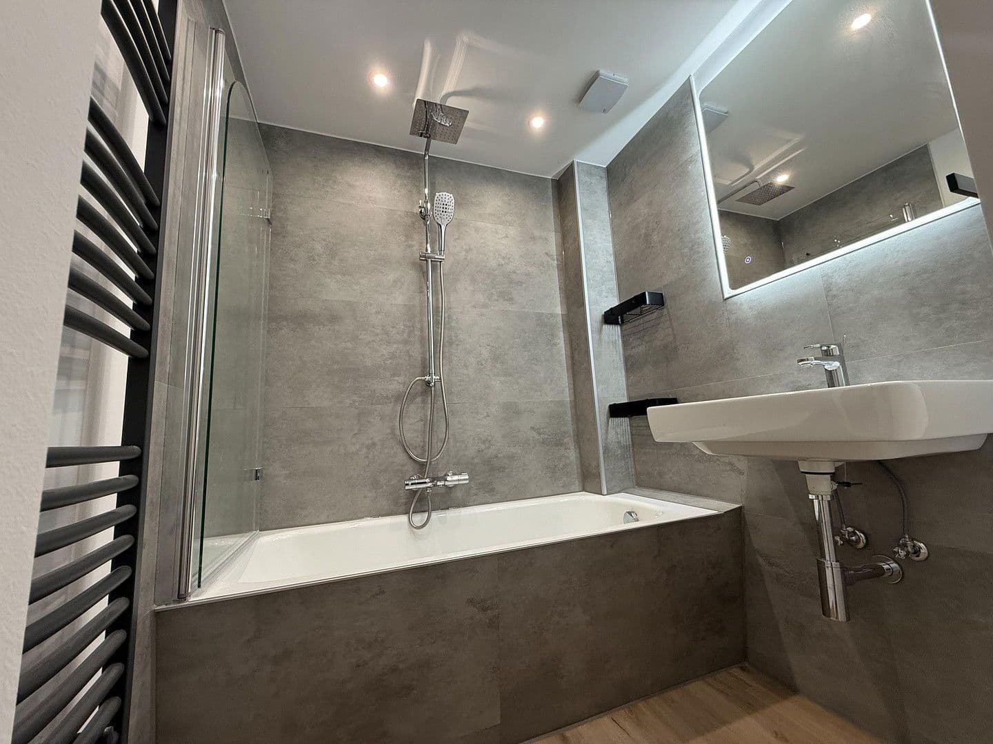 Prenájom bytu 2-izbový 75 m², Schubertstraße, Braunschweig, Dolné Sasko Prenájom bytu 2-izbový 75 m², Schubertstraße, Braunschweig, Dolné Sasko