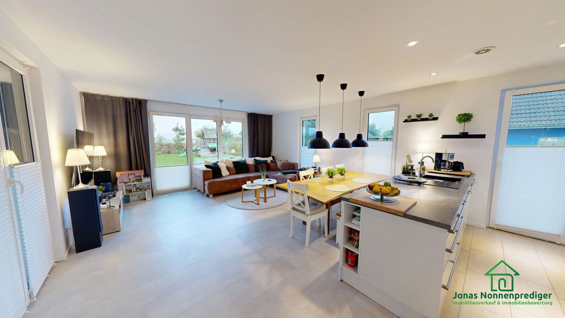 Predaj domu 146 m², pozemek 1.064 m², Seestraße 11, Mühlen Eichsen, Meklenbursko-Predpomoransko Predaj domu 146 m², pozemek 1.064 m², Seestraße 11, Mühlen Eichsen, Meklenbursko-Predpomoransko