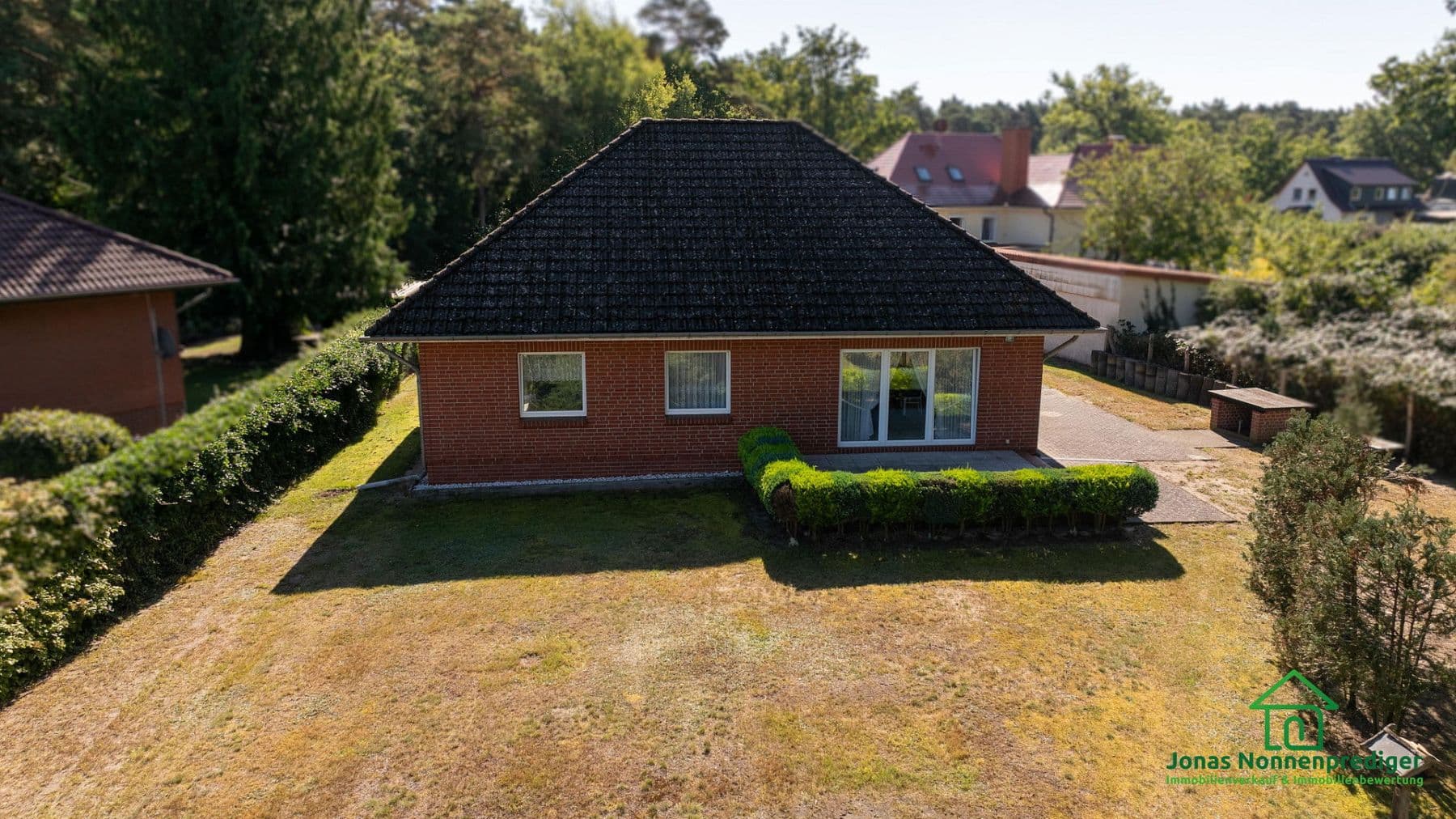 Predaj domu 103 m², pozemek 4.839 m², Neuhöfer Straße 33, Neustadt-Glewe, Meklenbursko-Predpomoransko Predaj domu 103 m², pozemek 4.839 m², Neuhöfer Straße 33, Neustadt-Glewe, Meklenbursko-Predpomoransko