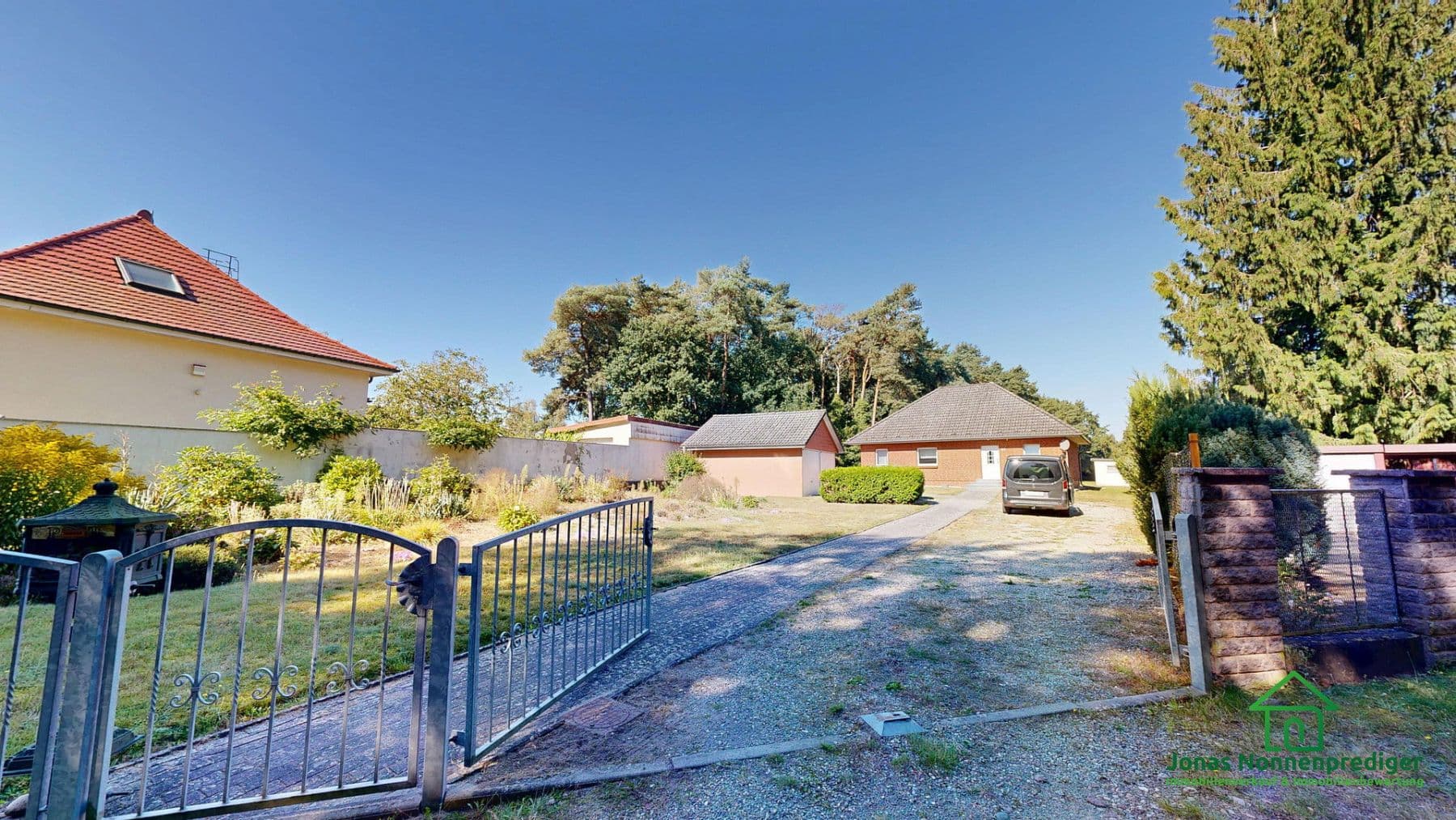 Predaj domu 103 m², pozemek 4.839 m², Neuhöfer Straße 33, Neustadt-Glewe, Meklenbursko-Predpomoransko Predaj domu 103 m², pozemek 4.839 m², Neuhöfer Straße 33, Neustadt-Glewe, Meklenbursko-Predpomoransko