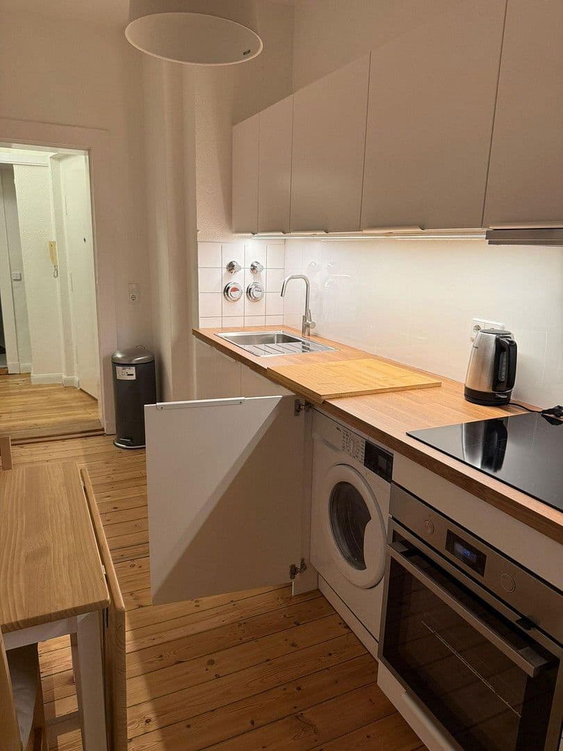 Prenájom bytu 2-izbový 53 m², Berlin, Berlín Prenájom bytu 2-izbový 53 m², Berlin, Berlín