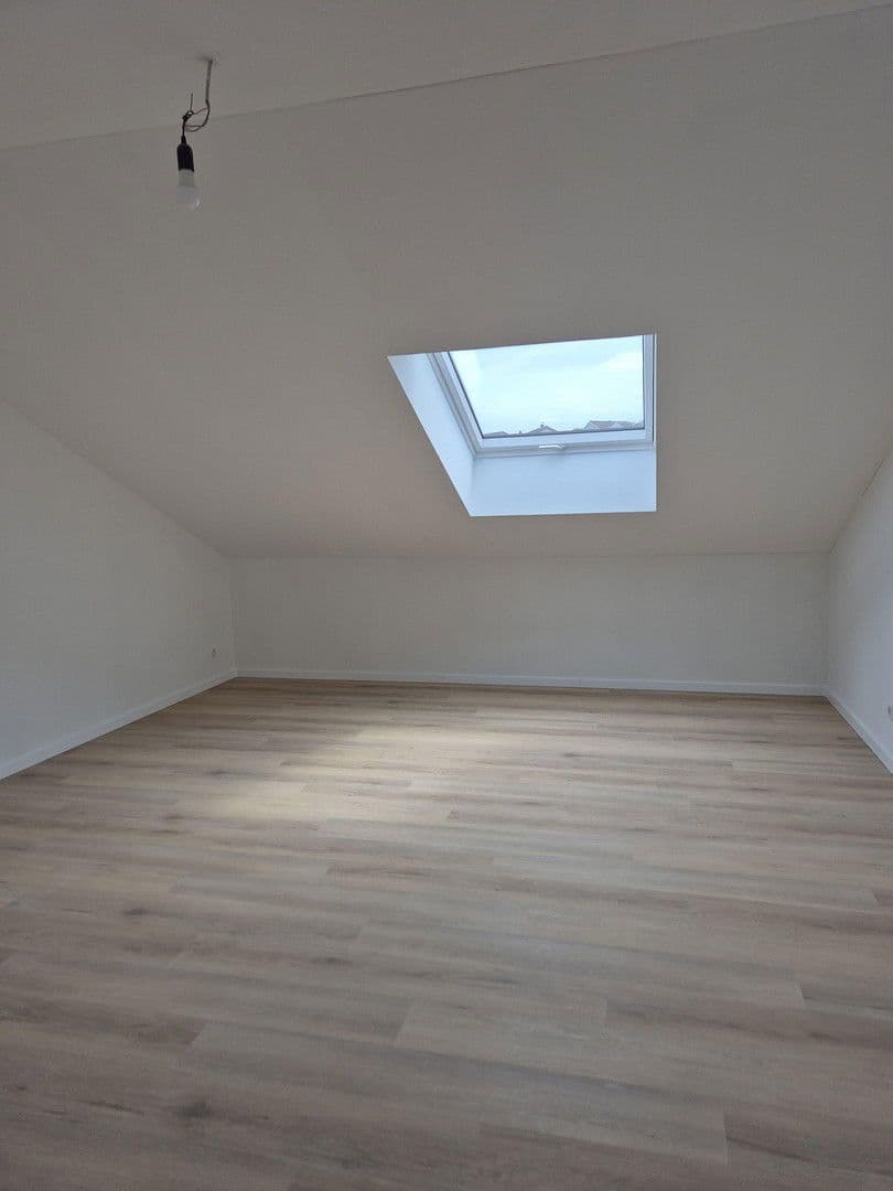 Prenájom bytu 2-izbový 76 m², Niefern-Öschelbronn, Bádensko-Wurttembersko Prenájom bytu 2-izbový 76 m², Niefern-Öschelbronn, Bádensko-Wurttembersko