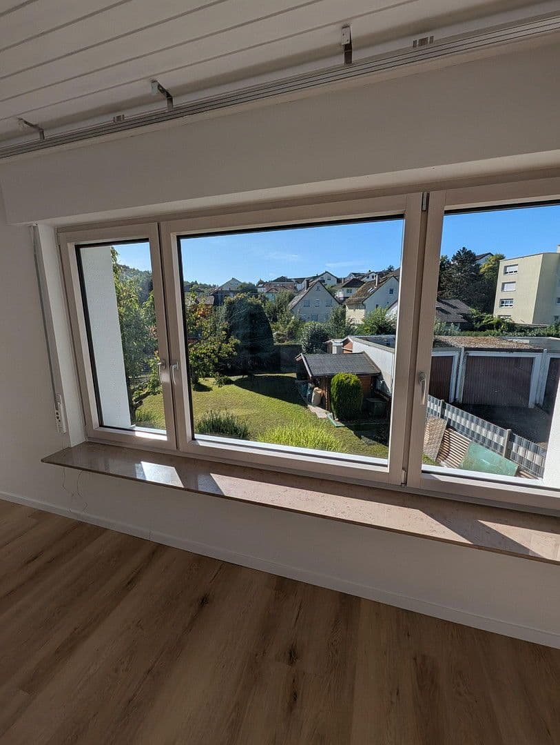 Prenájom bytu 2-izbový 97 m², Niefern-Öschelbronn, Bádensko-Wurttembersko Prenájom bytu 2-izbový 97 m², Niefern-Öschelbronn, Bádensko-Wurttembersko