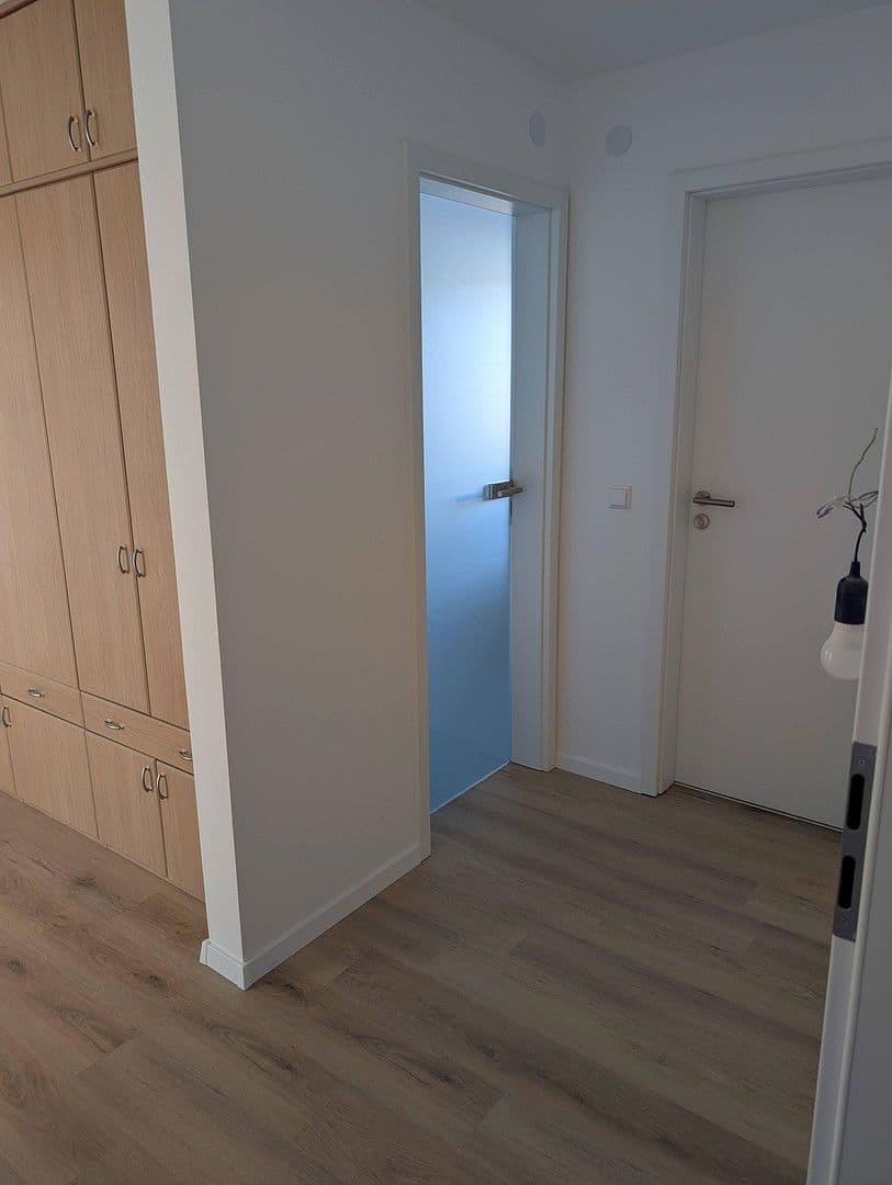 Prenájom bytu 2-izbový 97 m², Niefern-Öschelbronn, Bádensko-Wurttembersko Prenájom bytu 2-izbový 97 m², Niefern-Öschelbronn, Bádensko-Wurttembersko