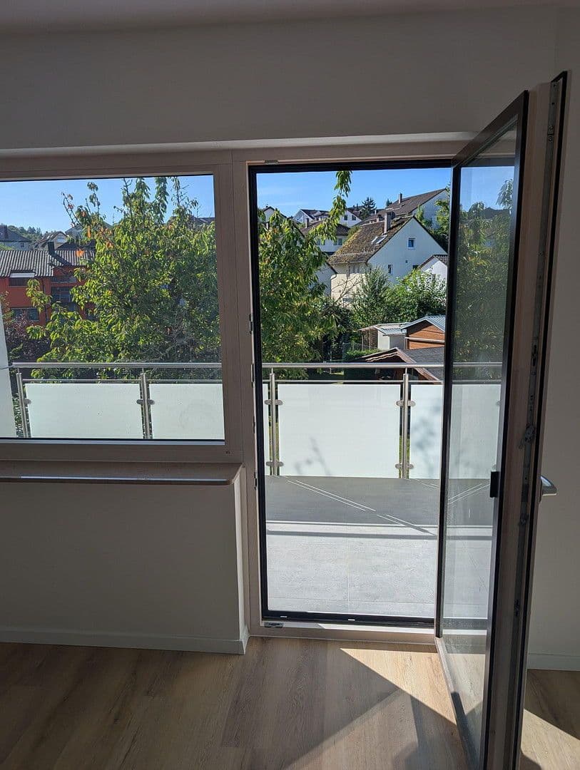 Prenájom bytu 2-izbový 97 m², Niefern-Öschelbronn, Bádensko-Wurttembersko Prenájom bytu 2-izbový 97 m², Niefern-Öschelbronn, Bádensko-Wurttembersko