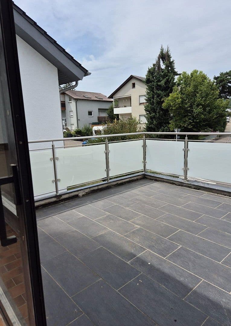 Prenájom bytu 2-izbový 97 m², Niefern-Öschelbronn, Bádensko-Wurttembersko Prenájom bytu 2-izbový 97 m², Niefern-Öschelbronn, Bádensko-Wurttembersko