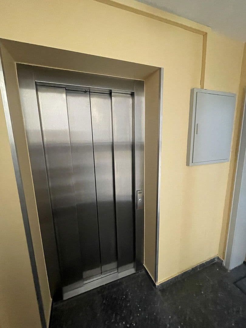 Prenájom bytu 2-izbový 64 m², Wuppertal, Severné Porýnie - Westfálsko Prenájom bytu 2-izbový 64 m², Wuppertal, Severné Porýnie - Westfálsko