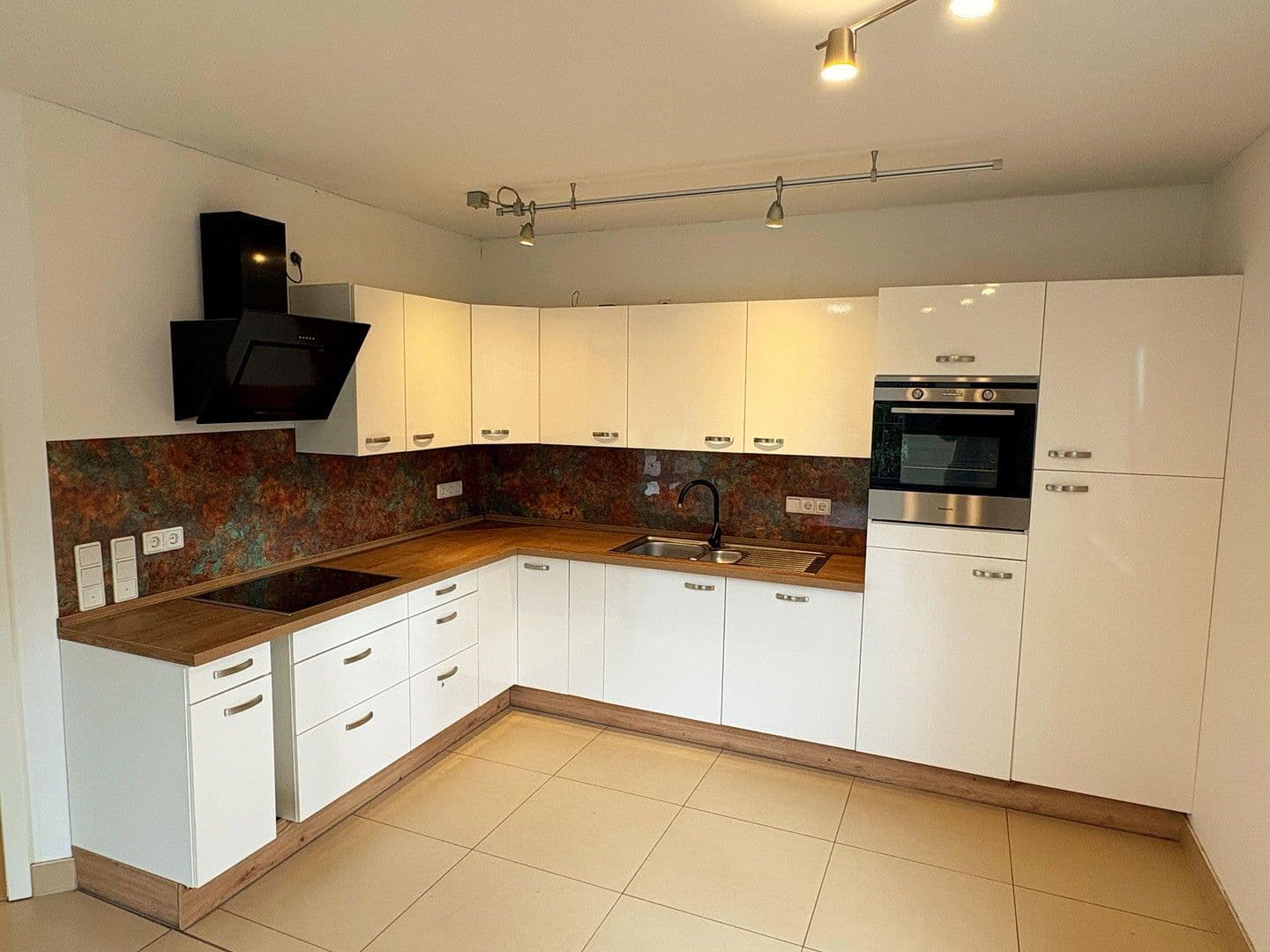 Predaj domu 121 m², pozemek 974 m², Oberbarnim, Brandenbursko Predaj domu 121 m², pozemek 974 m², Oberbarnim, Brandenbursko