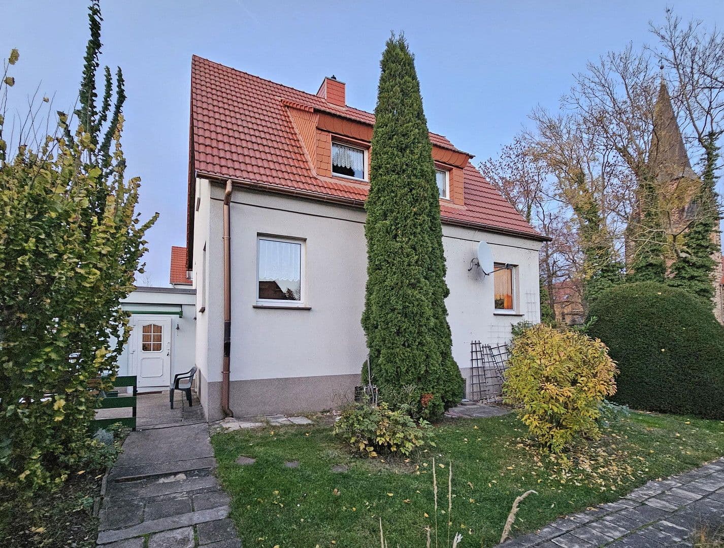 Predaj domu 120 m², pozemek 897 m², Goldbergstraße 39, Halle, Sasko-Anhaltsko Predaj domu 120 m², pozemek 897 m², Goldbergstraße 39, Halle, Sasko-Anhaltsko