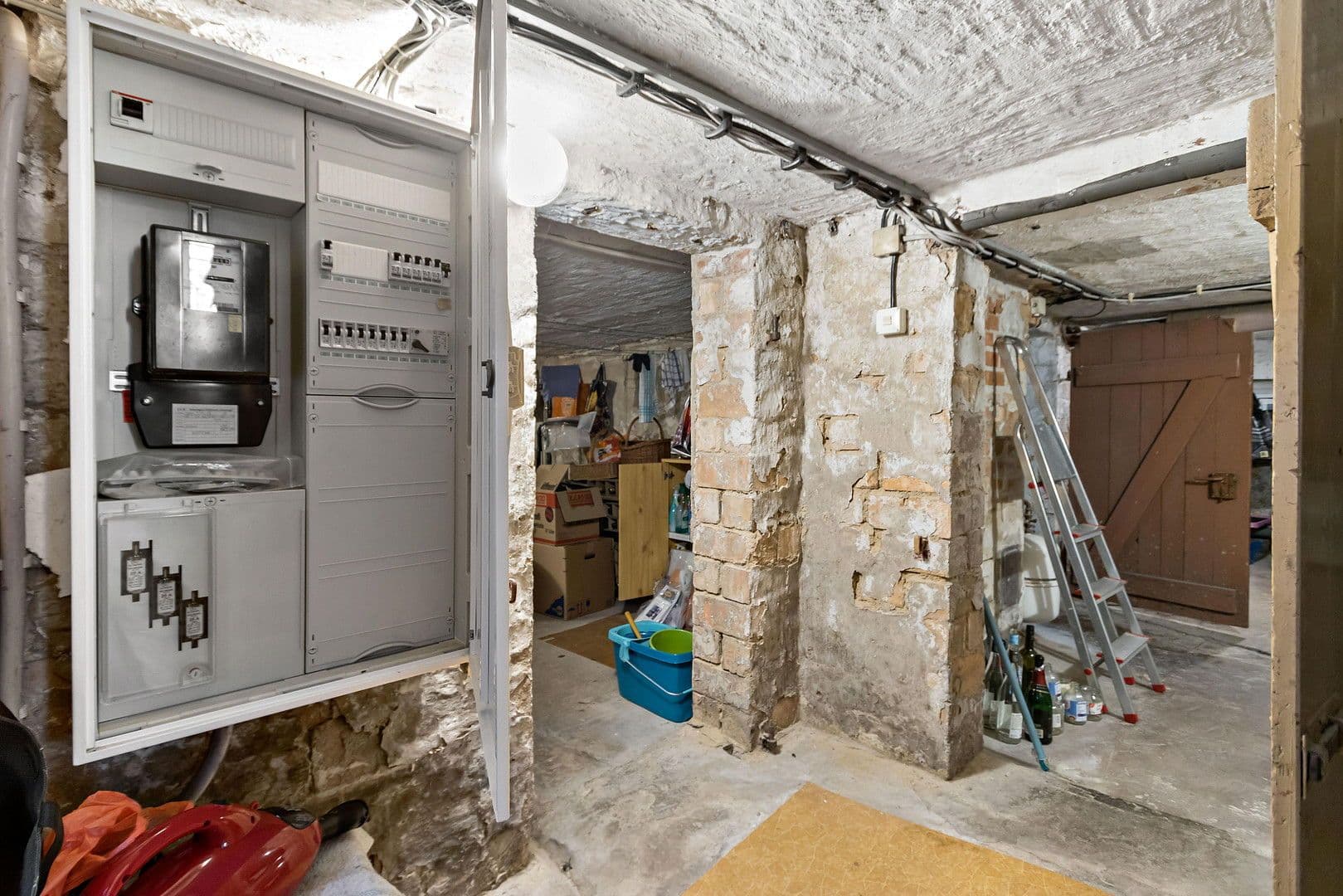 Predaj domu 120 m², pozemek 897 m², Goldbergstraße 39, Halle, Sasko-Anhaltsko Predaj domu 120 m², pozemek 897 m², Goldbergstraße 39, Halle, Sasko-Anhaltsko