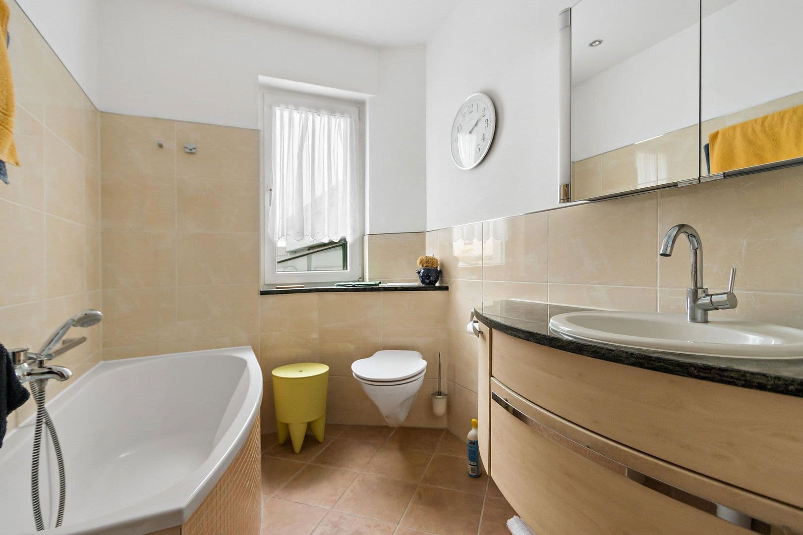 Predaj domu 120 m², pozemek 897 m², Goldbergstraße 39, Halle, Sasko-Anhaltsko Predaj domu 120 m², pozemek 897 m², Goldbergstraße 39, Halle, Sasko-Anhaltsko