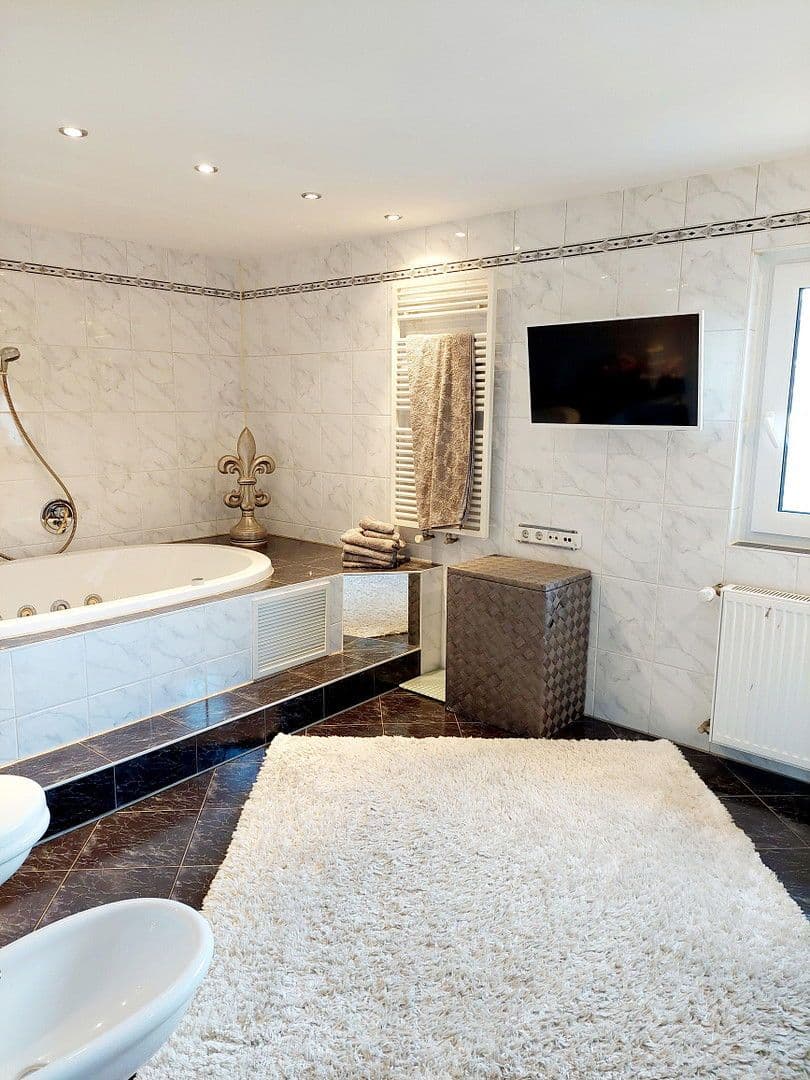 Predaj domu 200 m², pozemek 451 m², Mainz, Porýnie-Falcko Predaj domu 200 m², pozemek 451 m², Mainz, Porýnie-Falcko