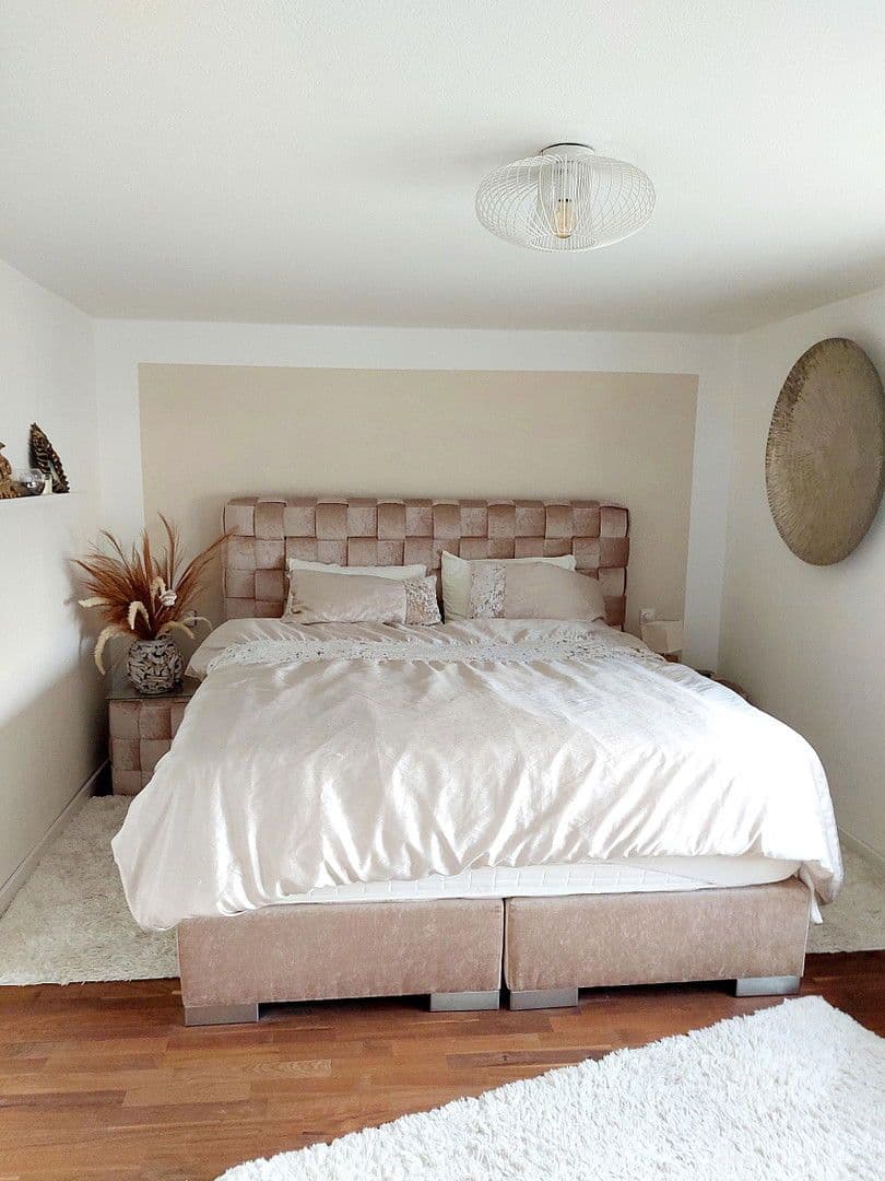 Predaj domu 200 m², pozemek 451 m², Mainz, Porýnie-Falcko Predaj domu 200 m², pozemek 451 m², Mainz, Porýnie-Falcko