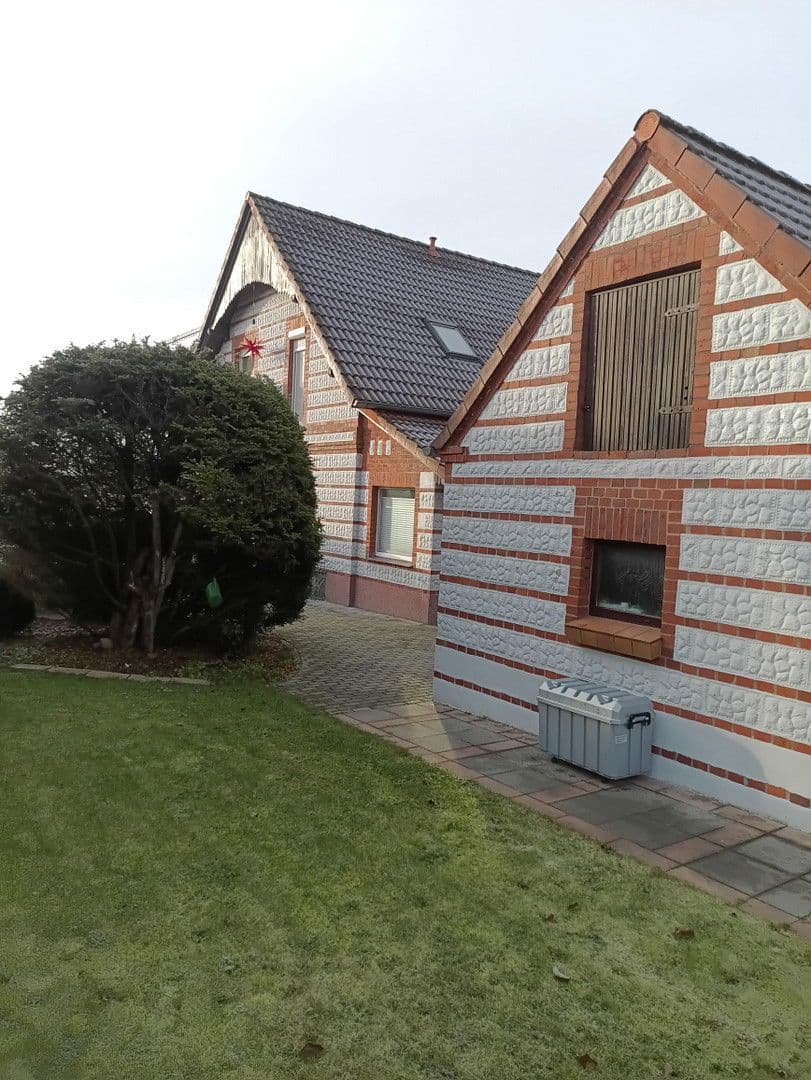 Predaj domu 132 m², pozemek 1.199 m², Schäfereistr 4, Spremberg, Brandenbursko Predaj domu 132 m², pozemek 1.199 m², Schäfereistr 4, Spremberg, Brandenbursko