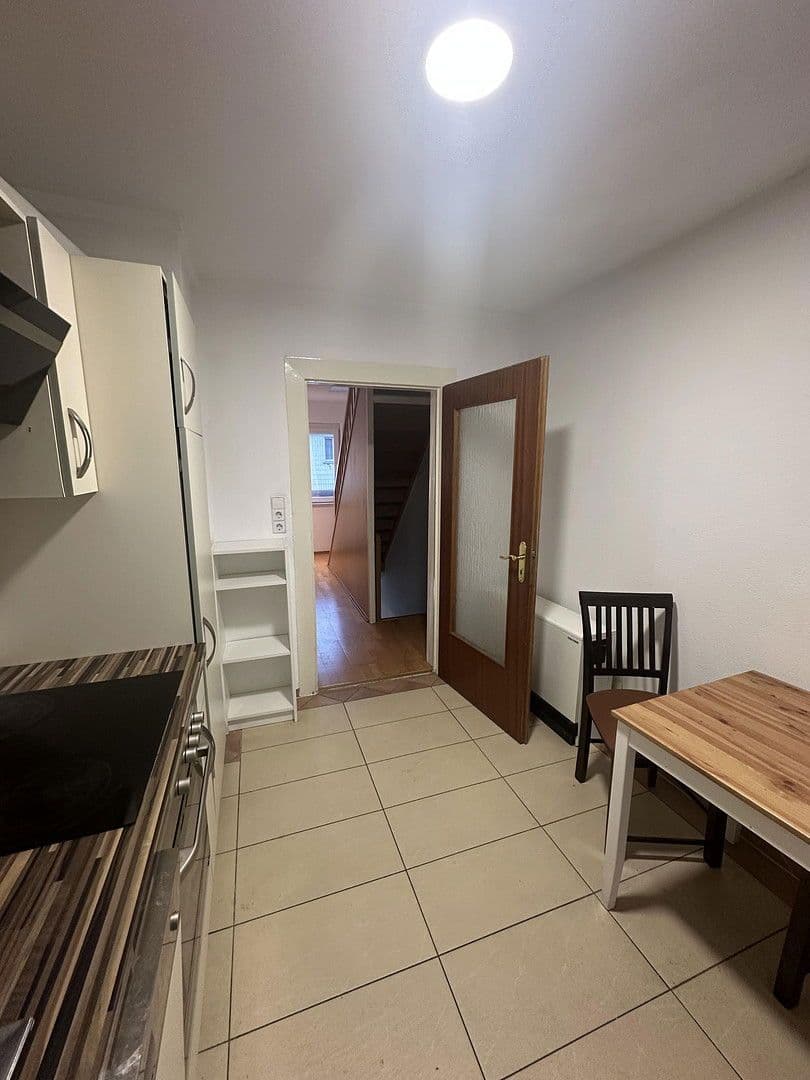 Prenájom domu 128 m², pozemek 71 m², Stuttgart, Bádensko-Wurttembersko Prenájom domu 128 m², pozemek 71 m², Stuttgart, Bádensko-Wurttembersko