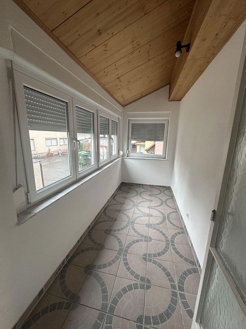 Prenájom domu 128 m², pozemek 71 m², Stuttgart, Bádensko-Wurttembersko Prenájom domu 128 m², pozemek 71 m², Stuttgart, Bádensko-Wurttembersko