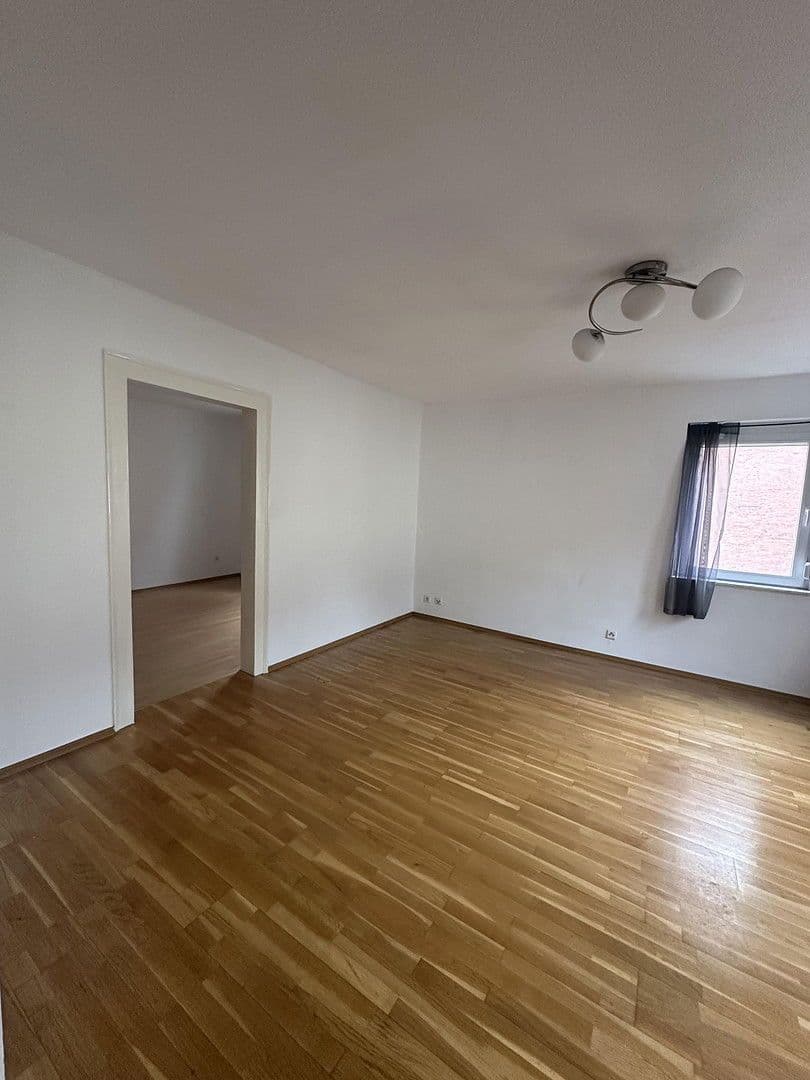 Prenájom domu 128 m², pozemek 71 m², Stuttgart, Bádensko-Wurttembersko Prenájom domu 128 m², pozemek 71 m², Stuttgart, Bádensko-Wurttembersko