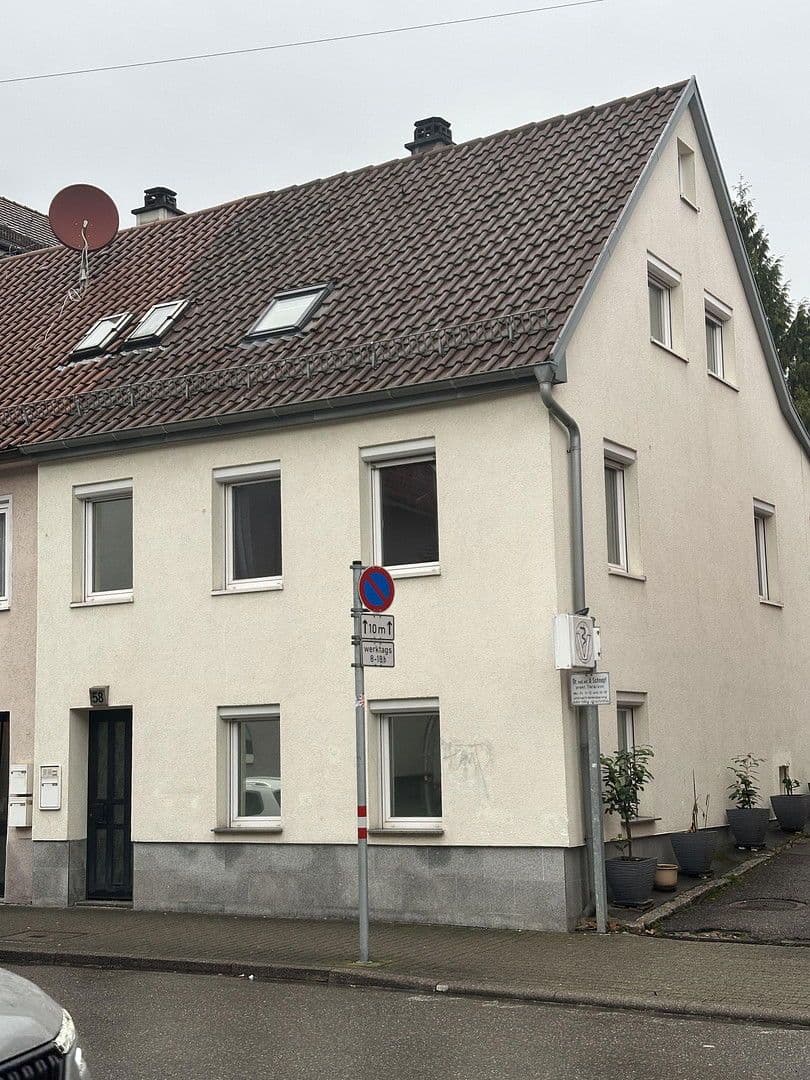 Prenájom domu 128 m², pozemek 71 m², Stuttgart, Bádensko-Wurttembersko Prenájom domu 128 m², pozemek 71 m², Stuttgart, Bádensko-Wurttembersko