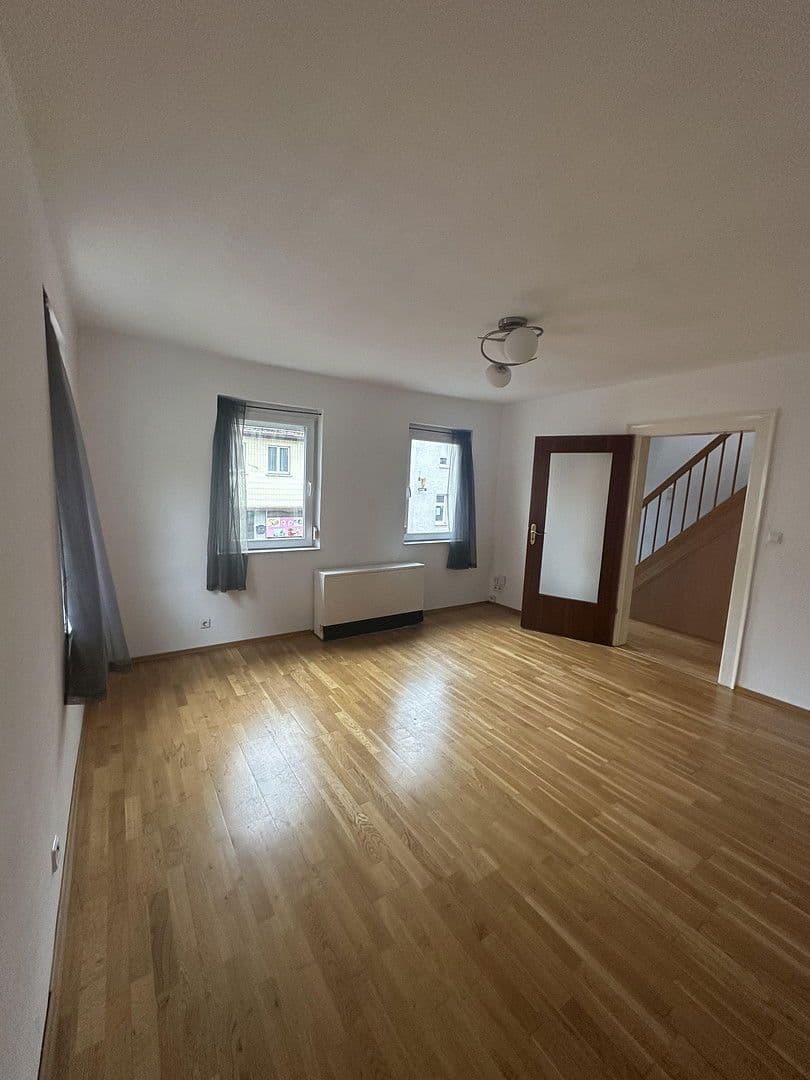 Prenájom domu 128 m², pozemek 71 m², Stuttgart, Bádensko-Wurttembersko Prenájom domu 128 m², pozemek 71 m², Stuttgart, Bádensko-Wurttembersko